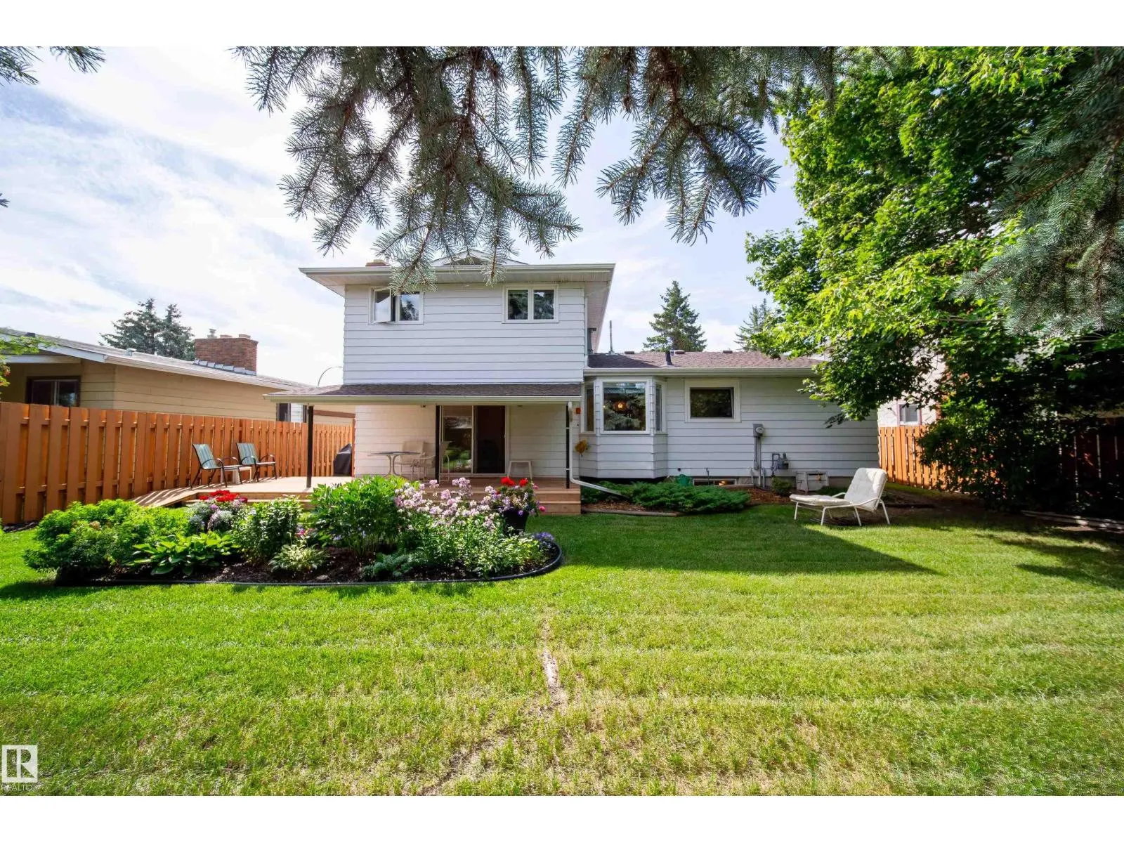10820 42A AV NW