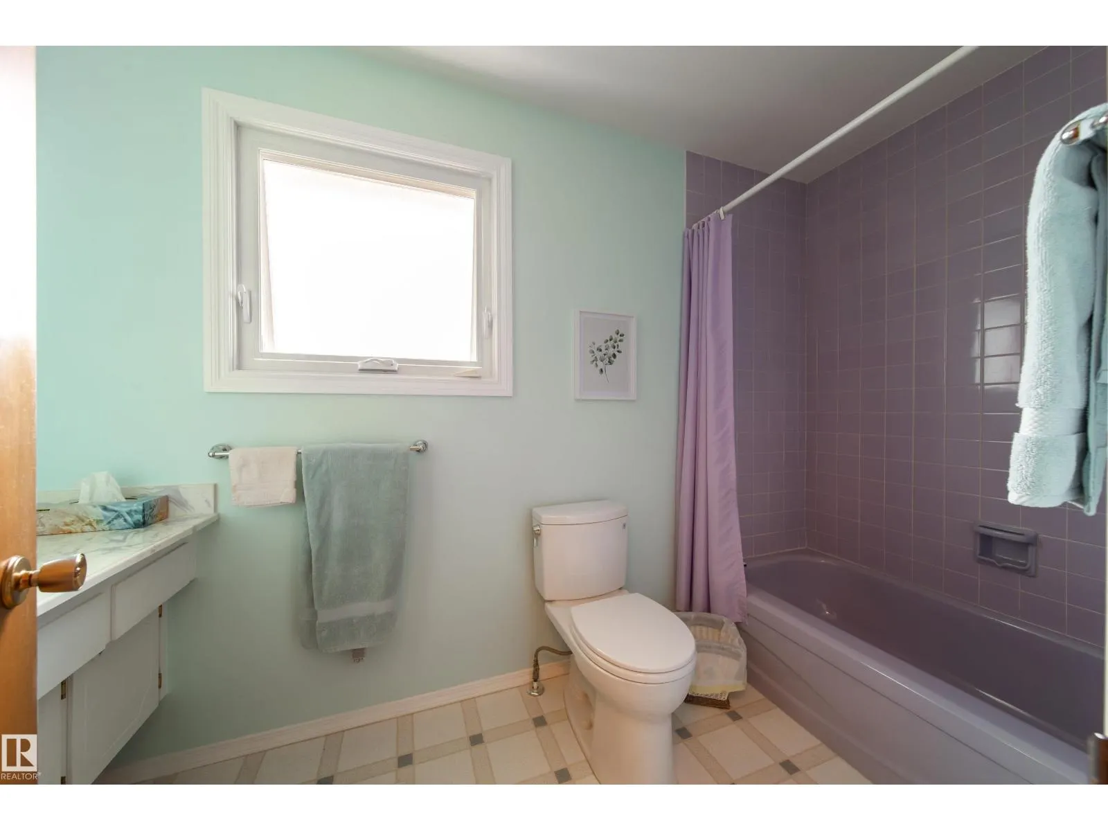 10820 42A AV NW