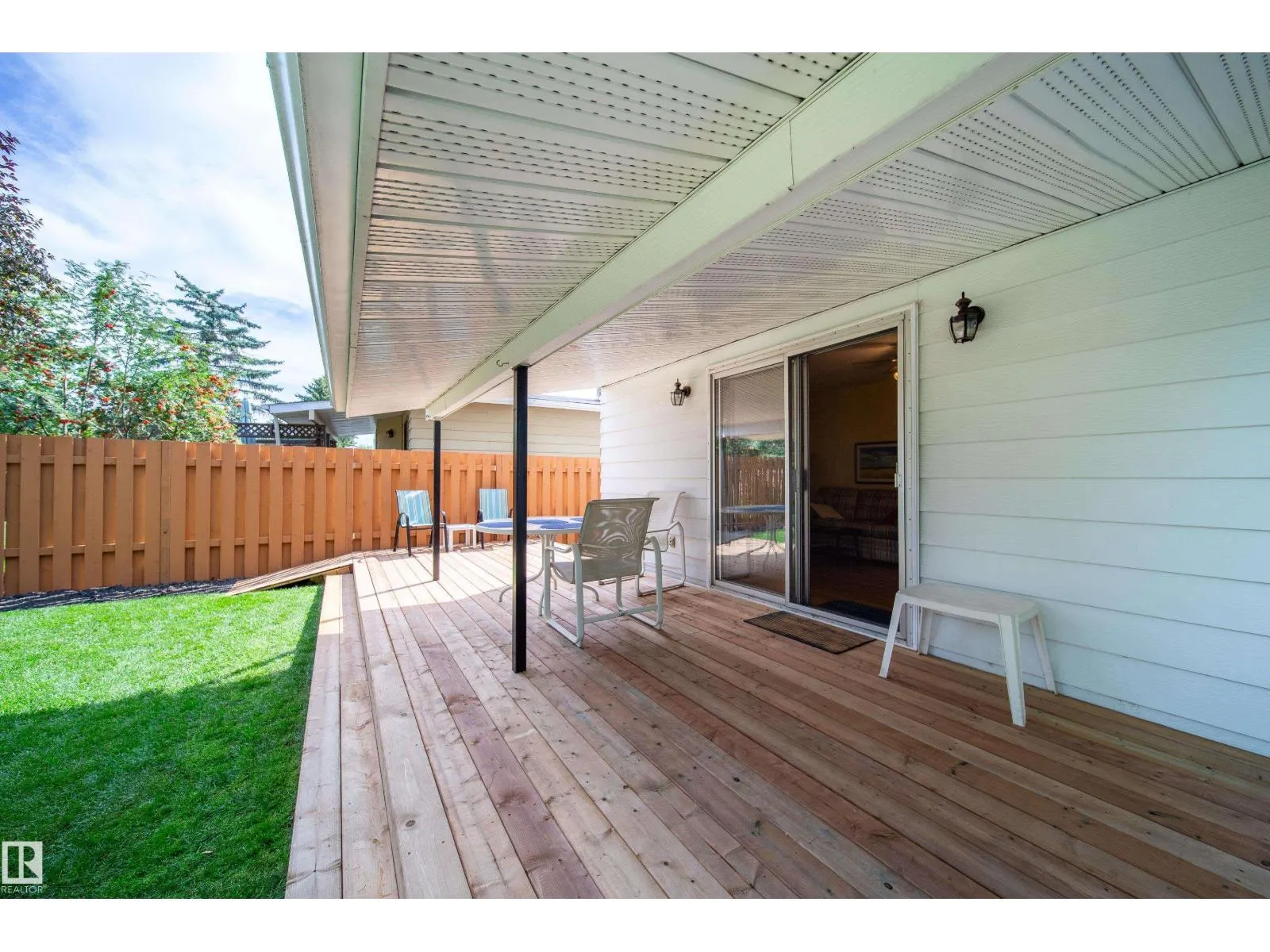 10820 42A AV NW
