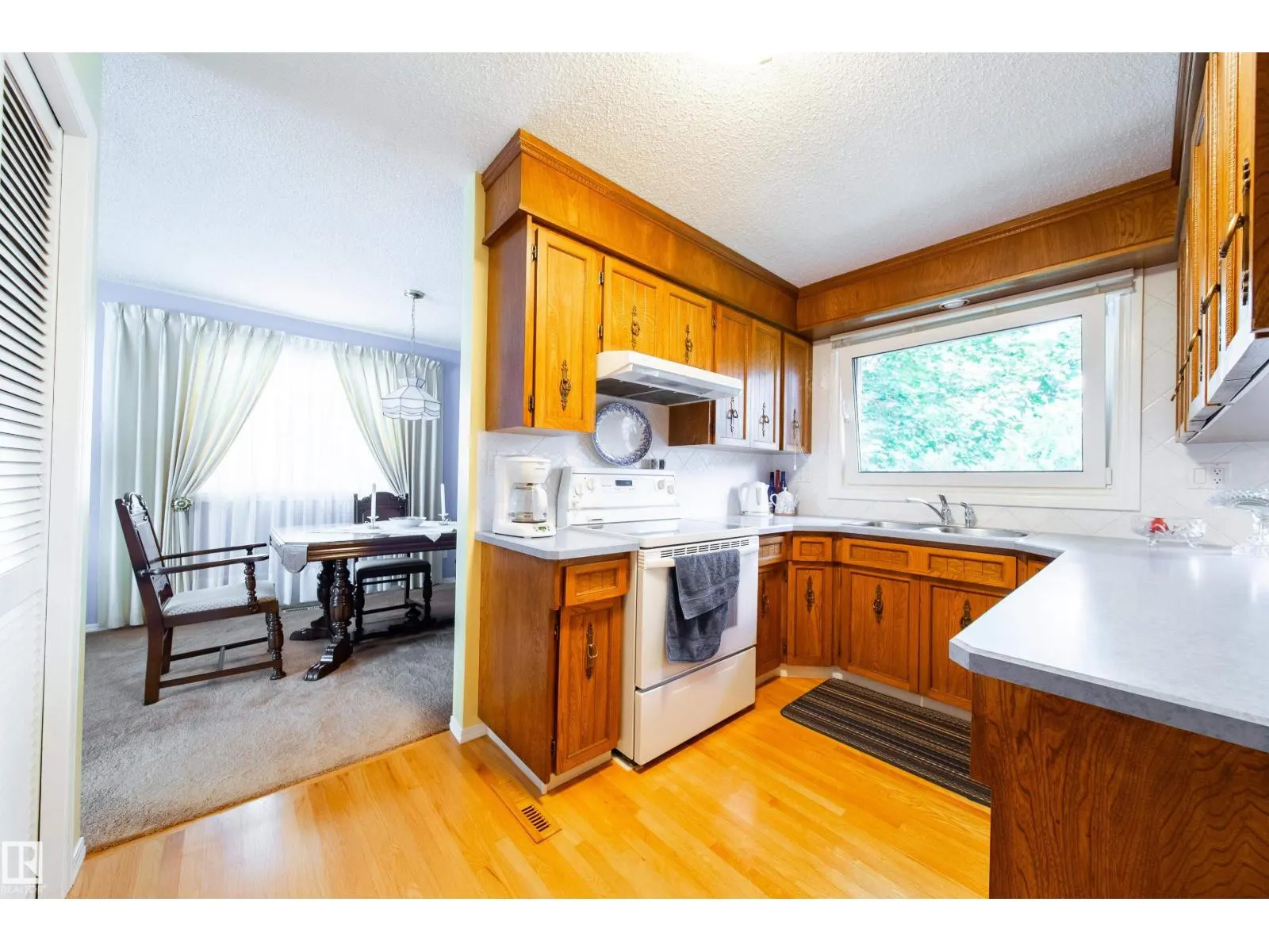 10820 42A AV NW
