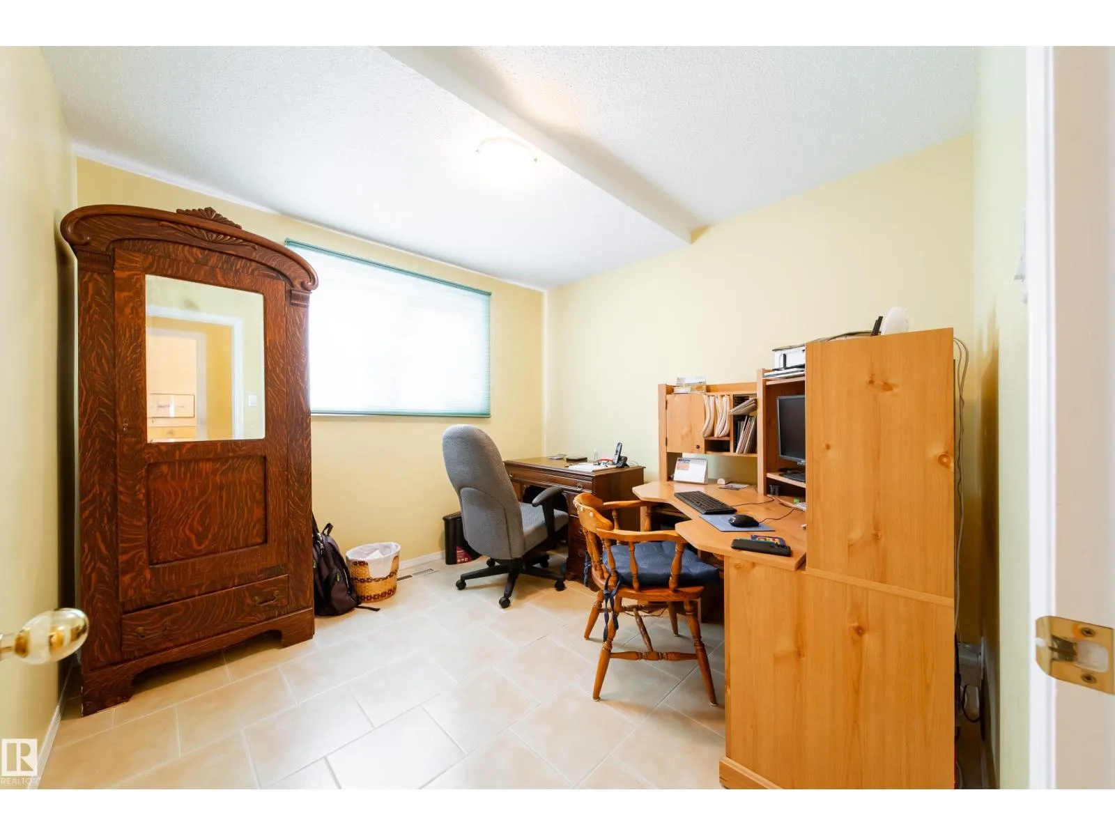 10820 42A AV NW
