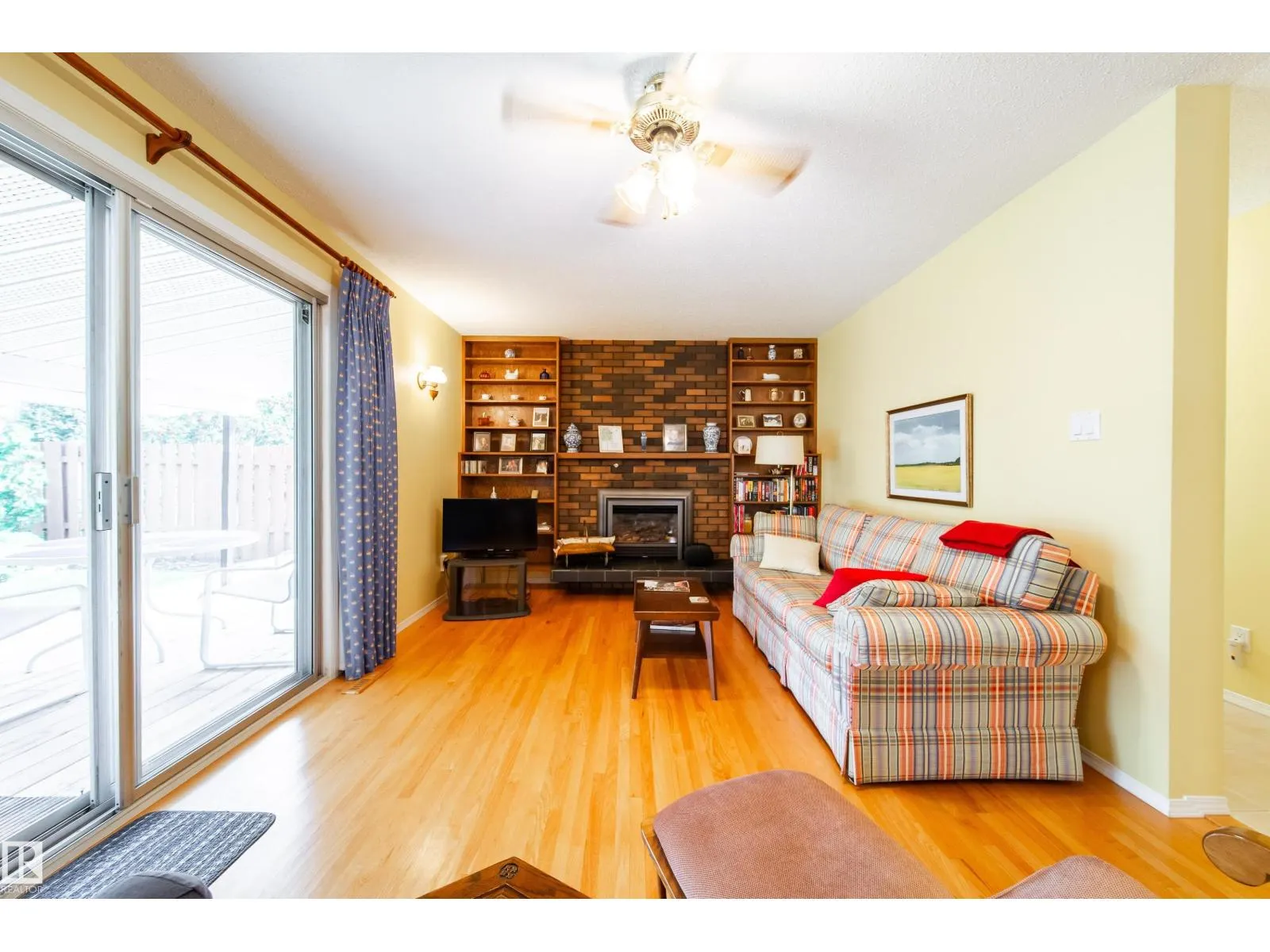 10820 42A AV NW