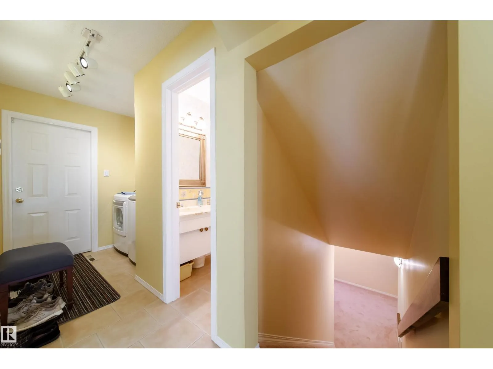 10820 42A AV NW