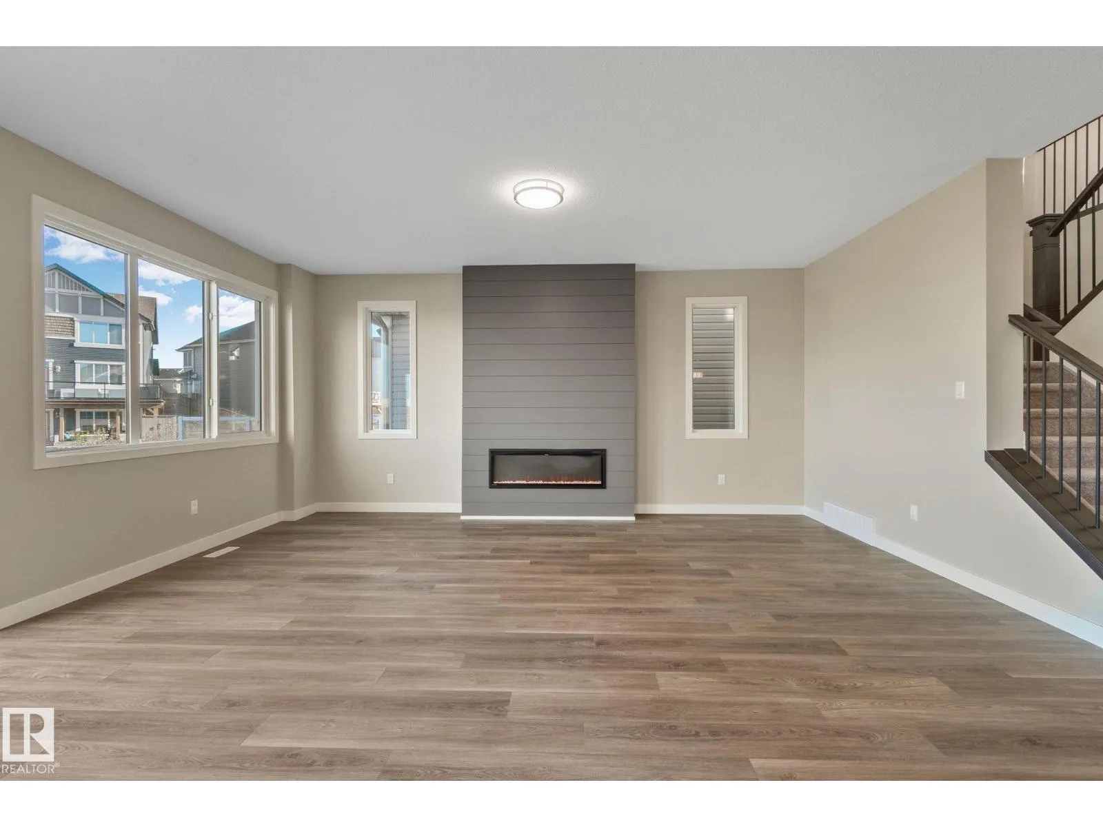 41 Savoy Cr