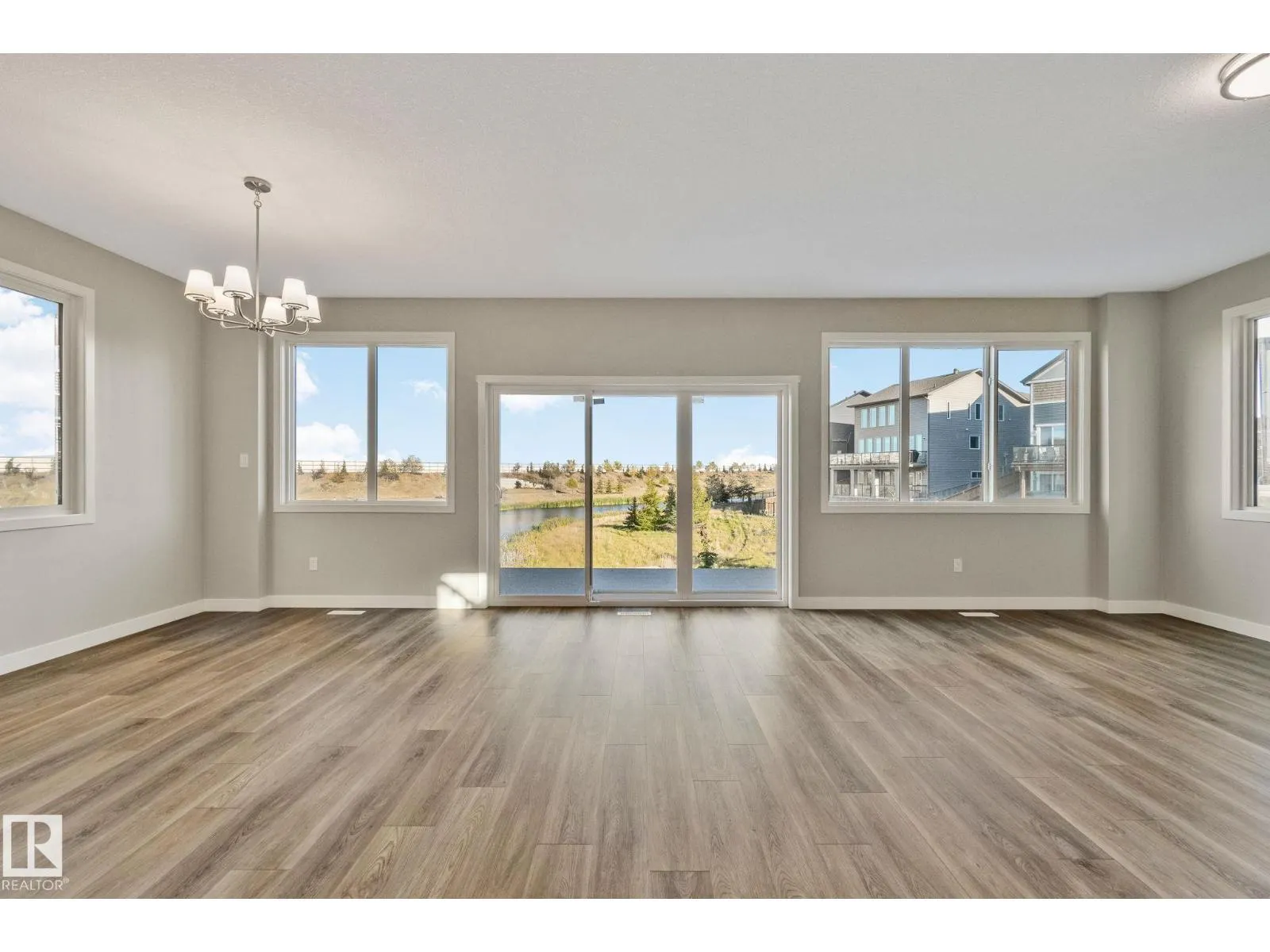 41 Savoy Cr