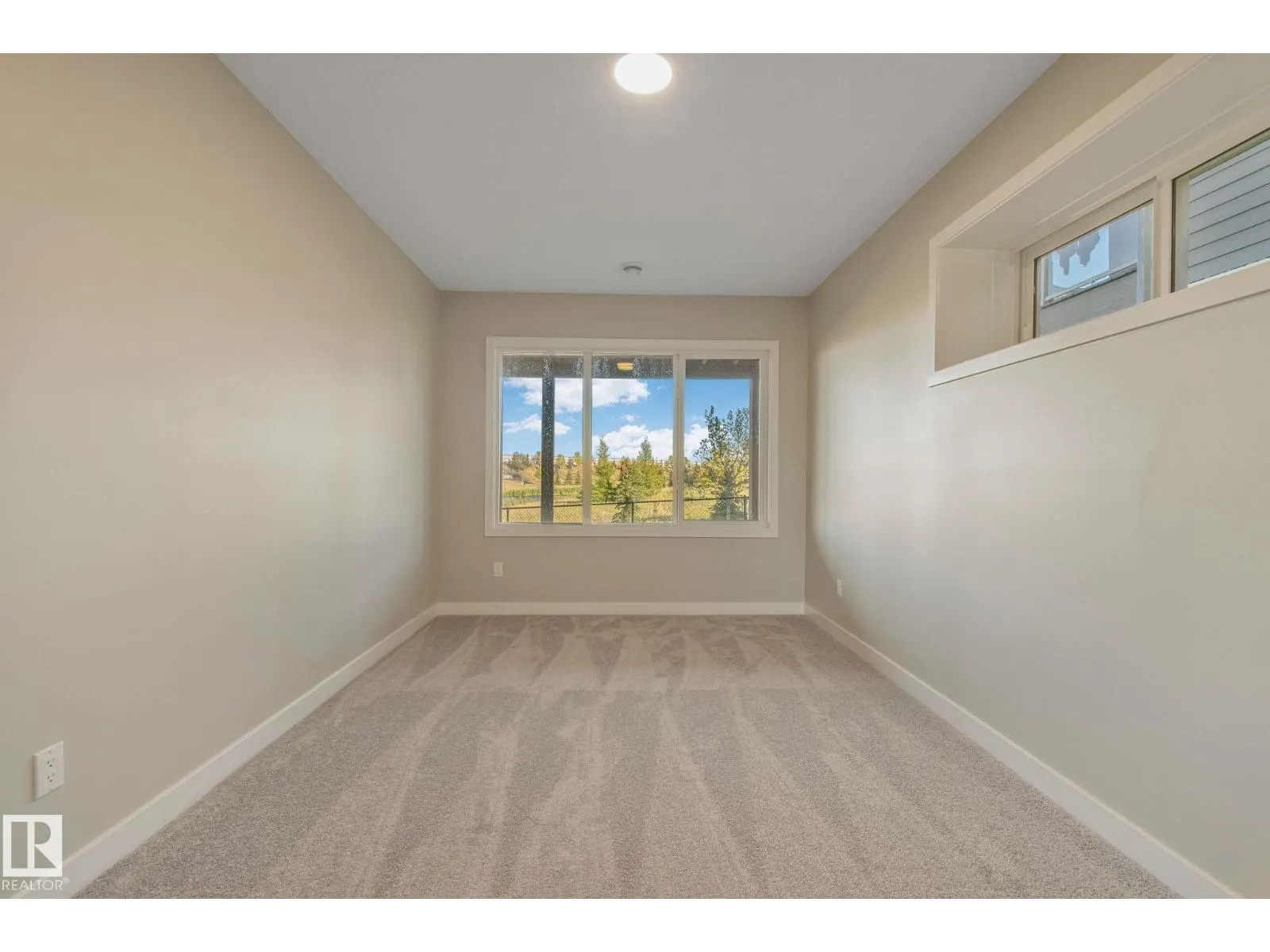 41 Savoy Cr