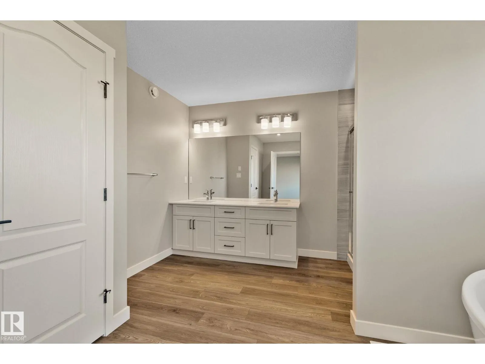 41 Savoy Cr