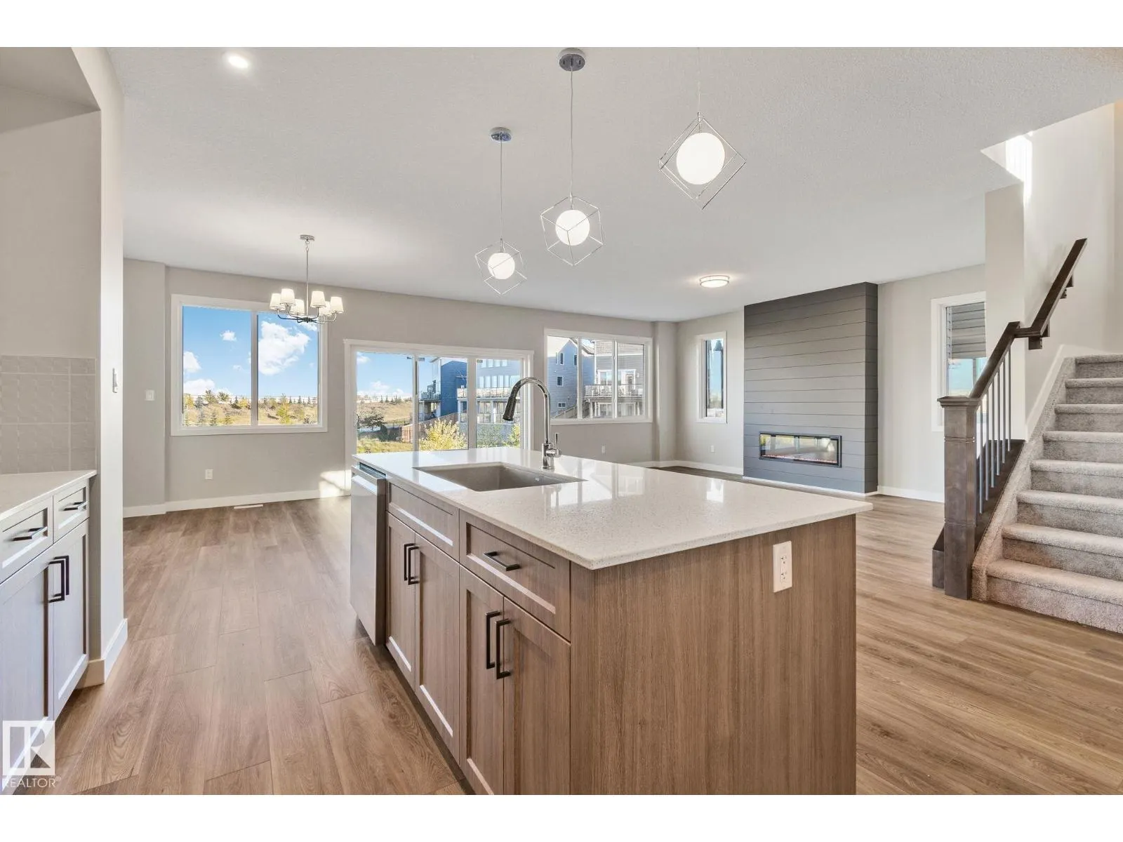 41 Savoy Cr