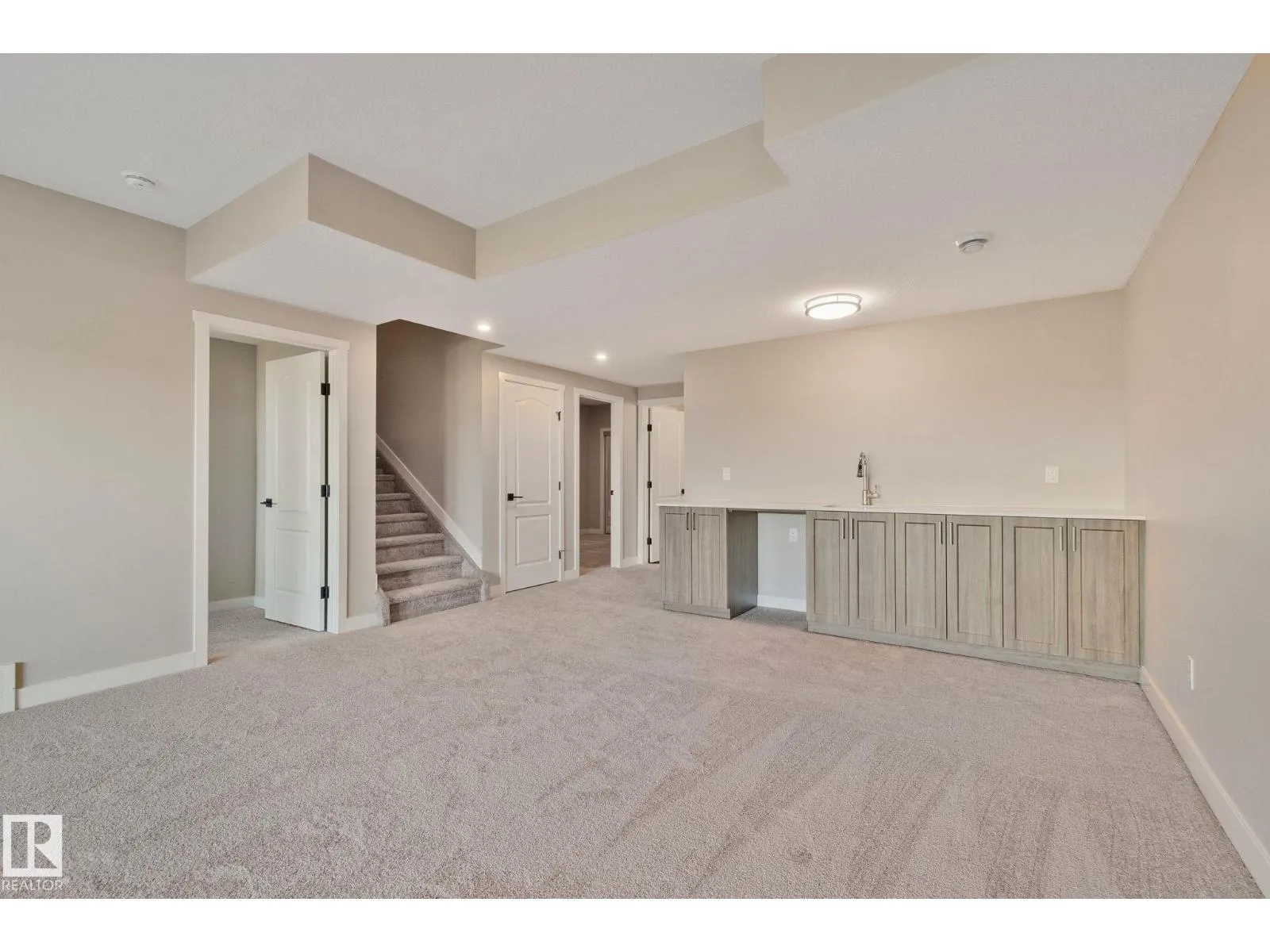 41 Savoy Cr