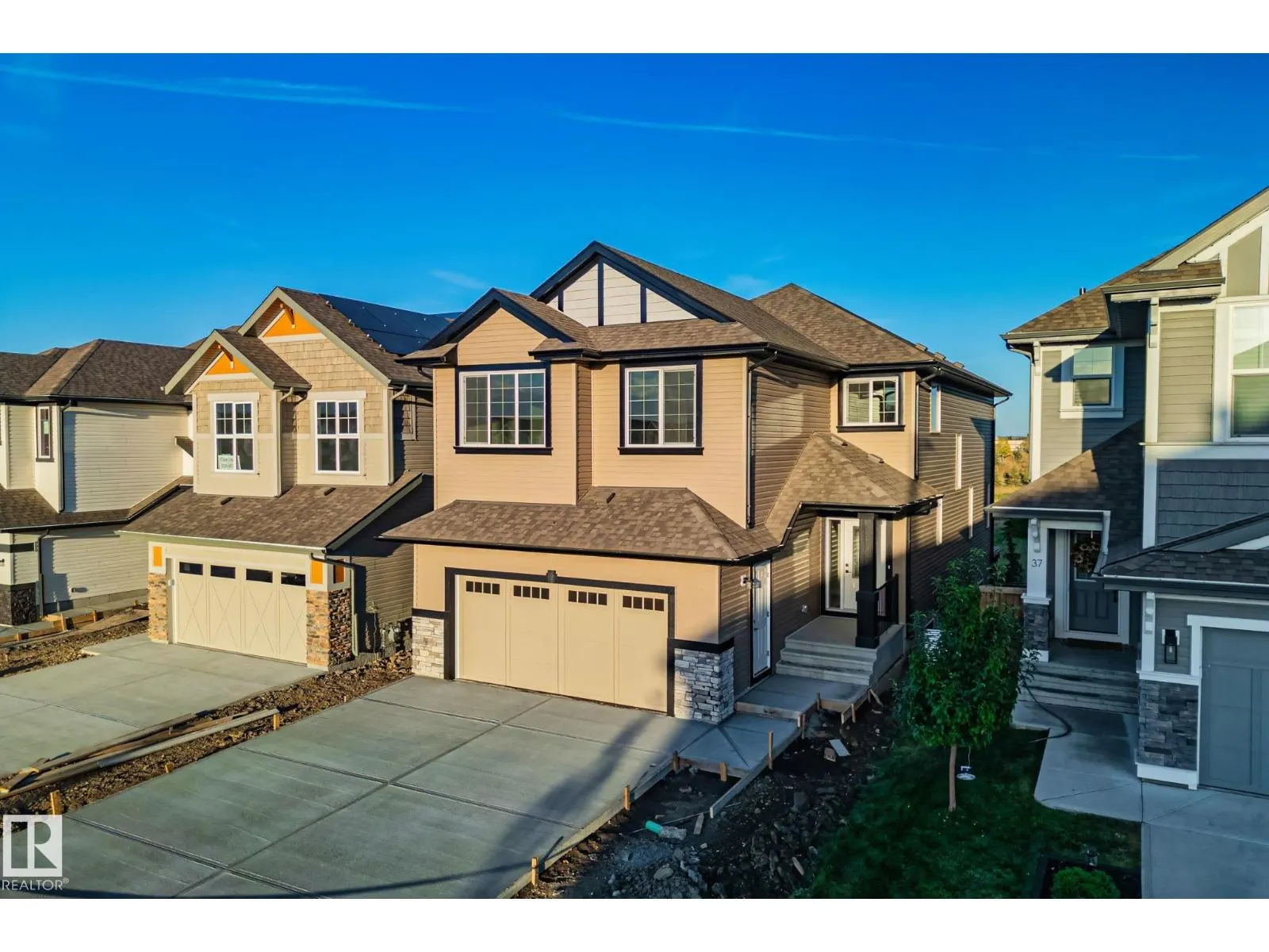41 Savoy Cr