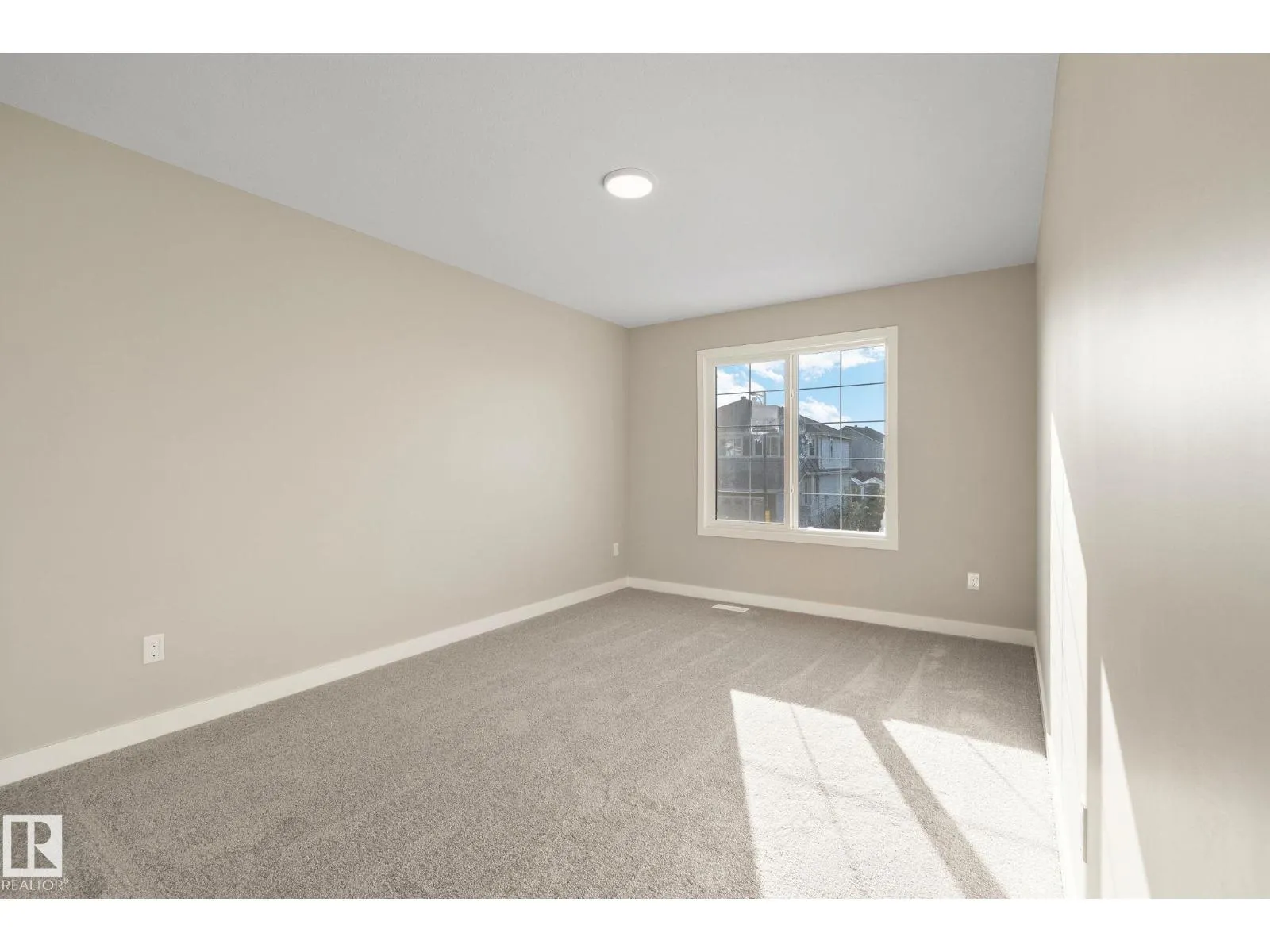 41 Savoy Cr