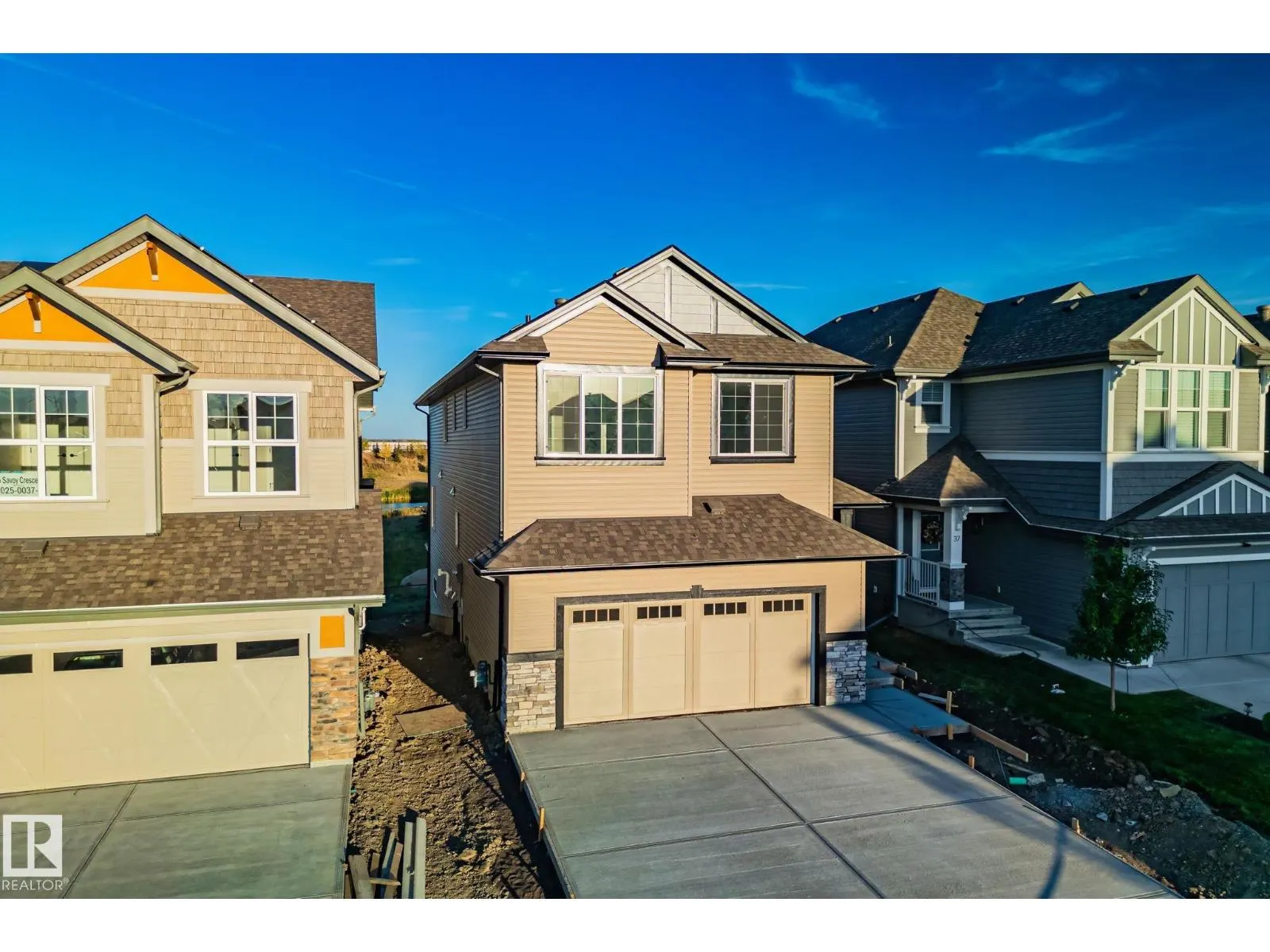 41 Savoy Cr