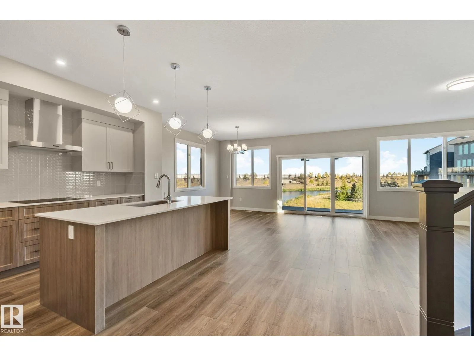 41 Savoy Cr