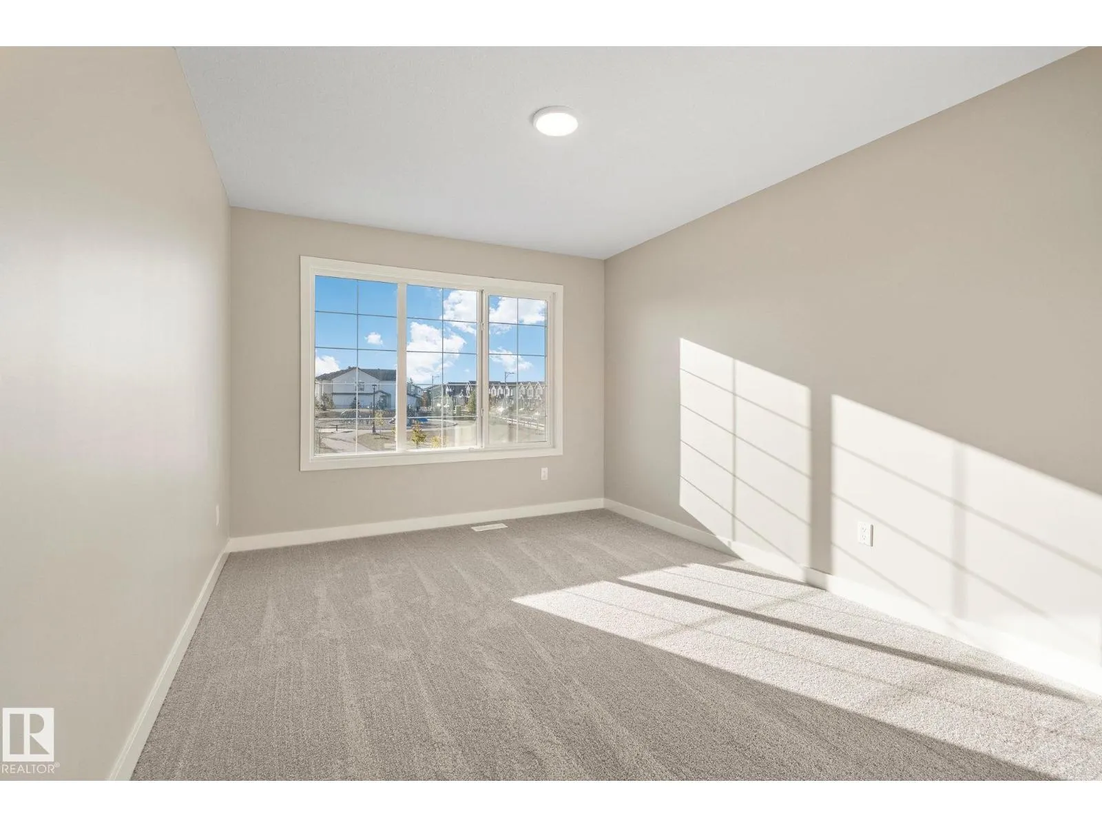 41 Savoy Cr