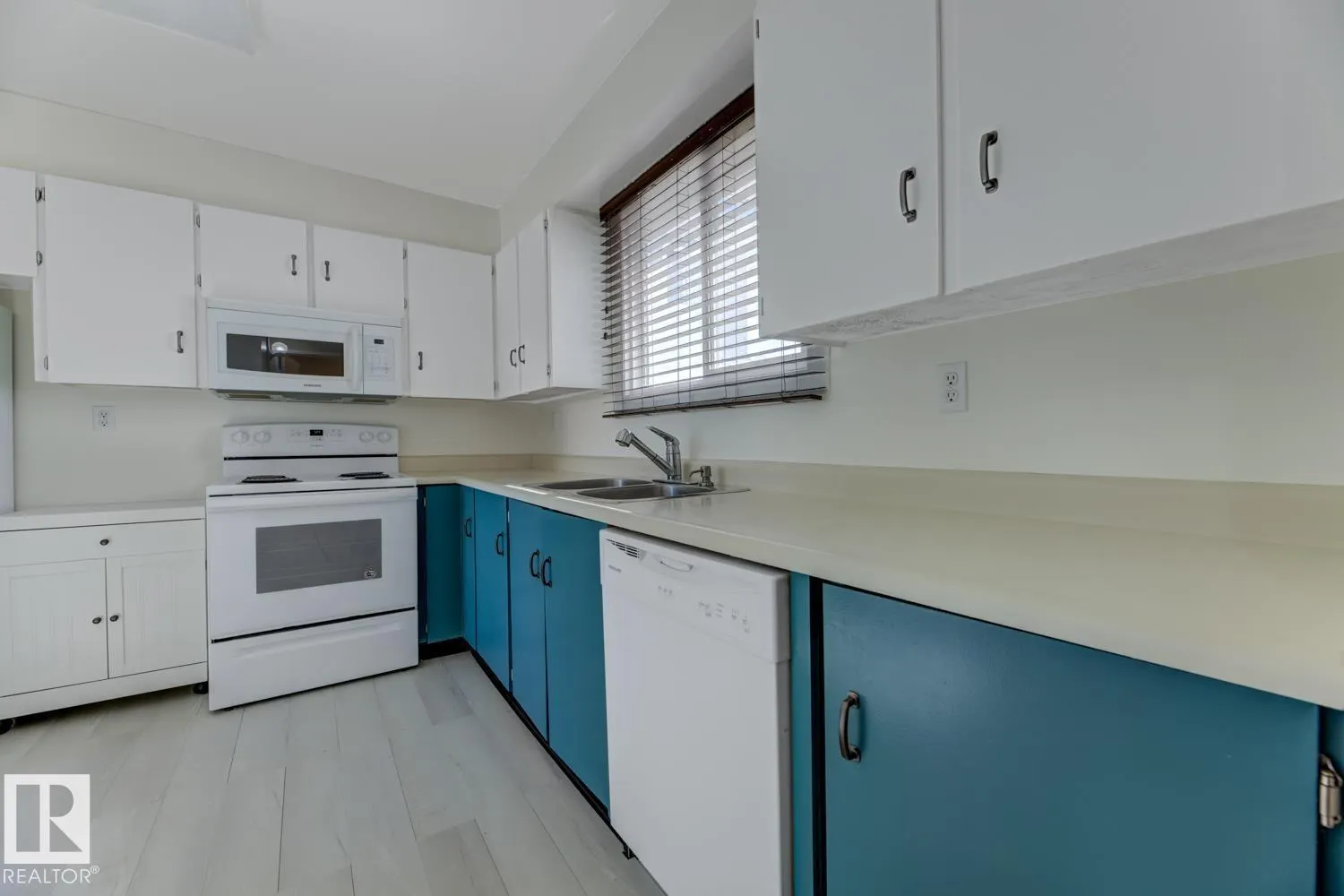 #33 15710 BEAUMARIS RD NW