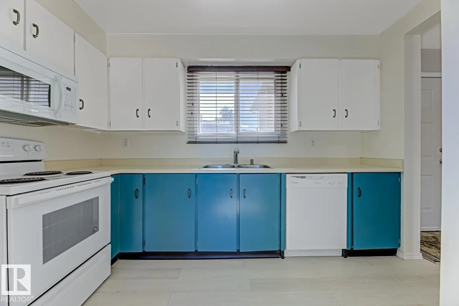 #33 15710 BEAUMARIS RD NW