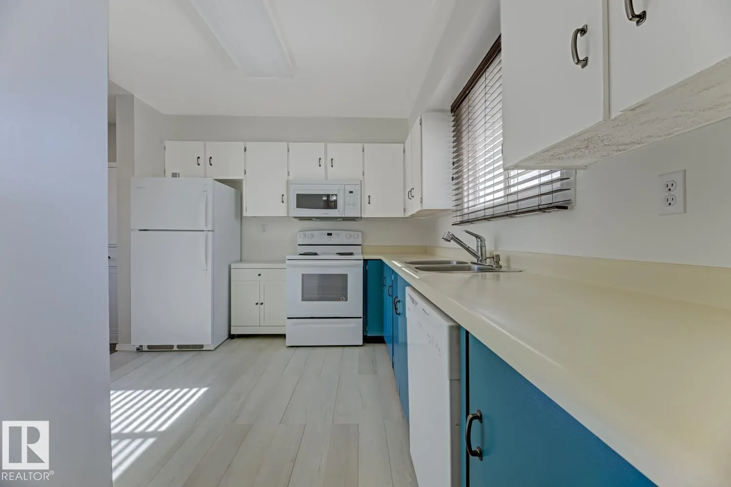 #33 15710 BEAUMARIS RD NW