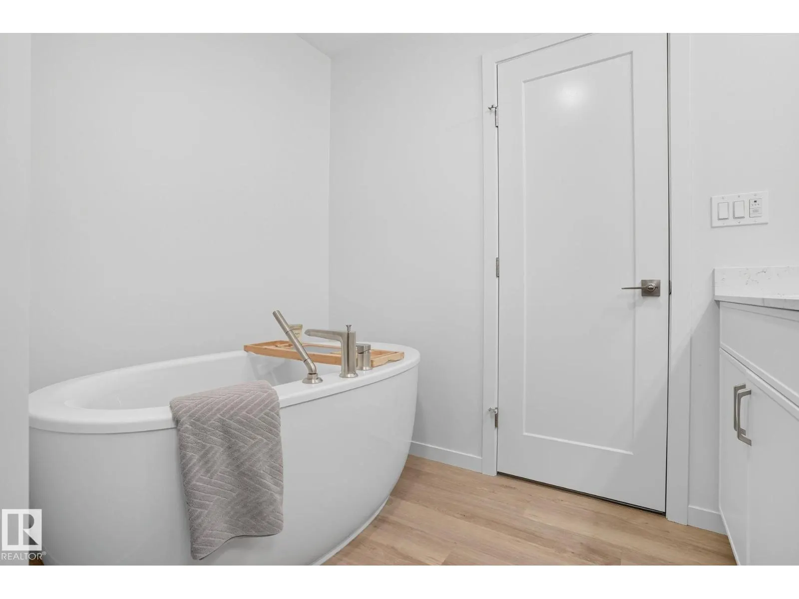 3302 KULAY WY SW