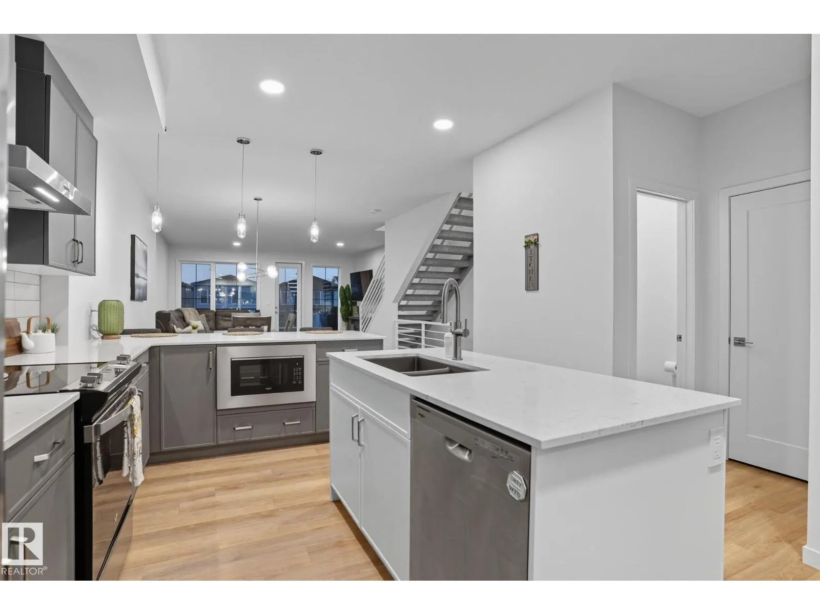 3302 KULAY WY SW