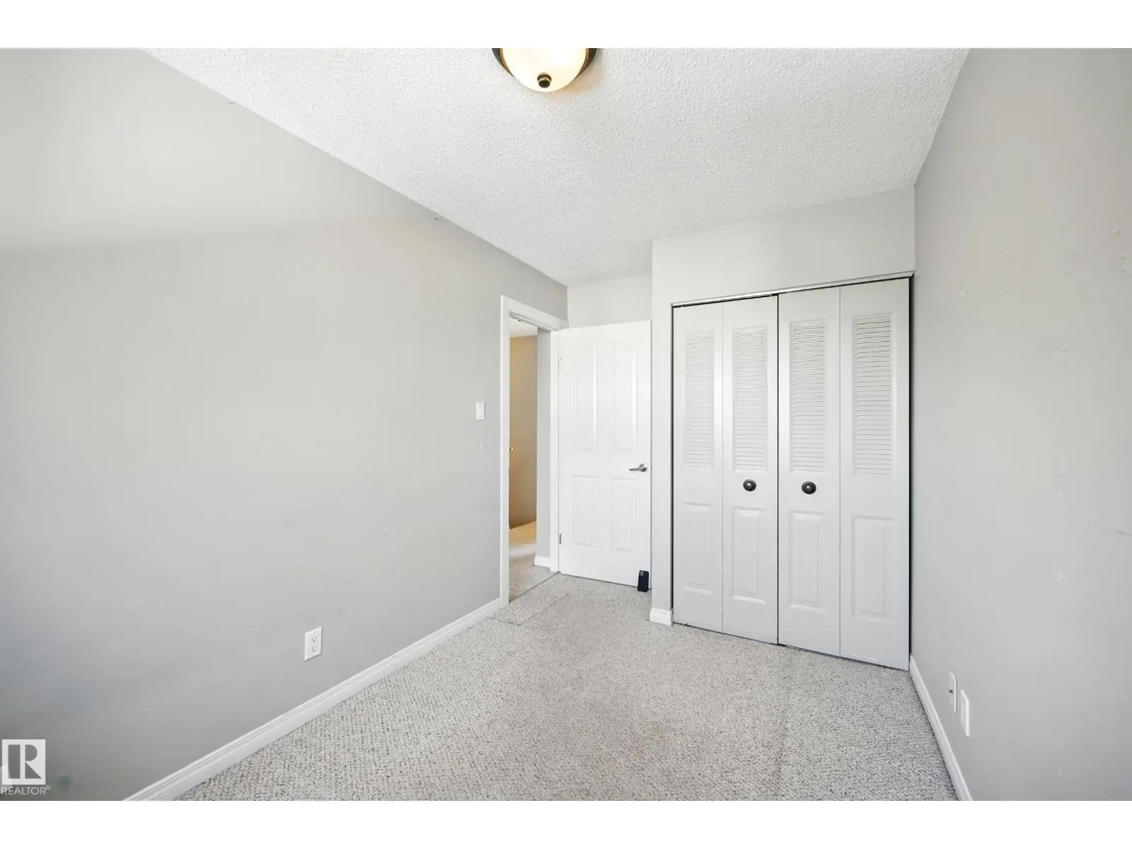 11406 139 AV NW