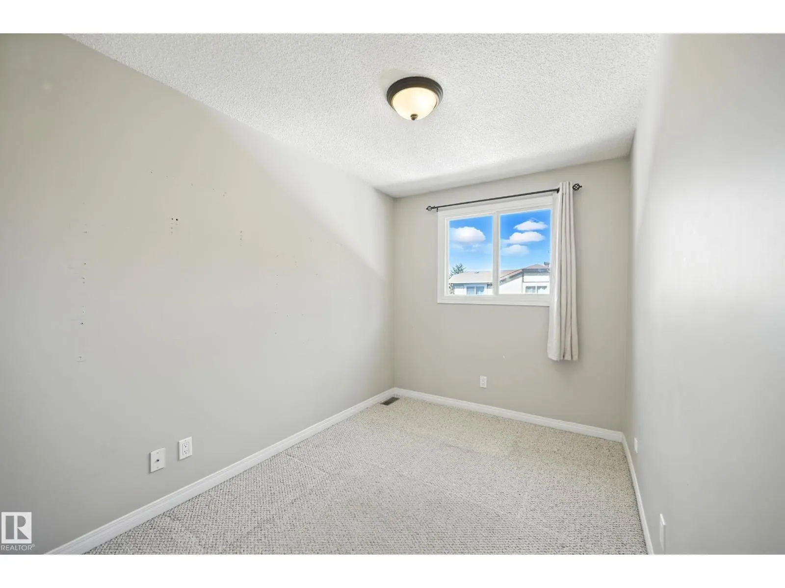 11406 139 AV NW