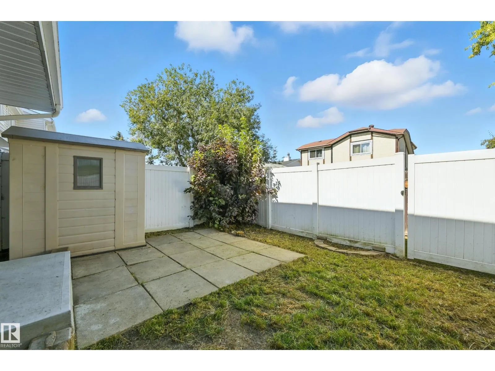 11406 139 AV NW
