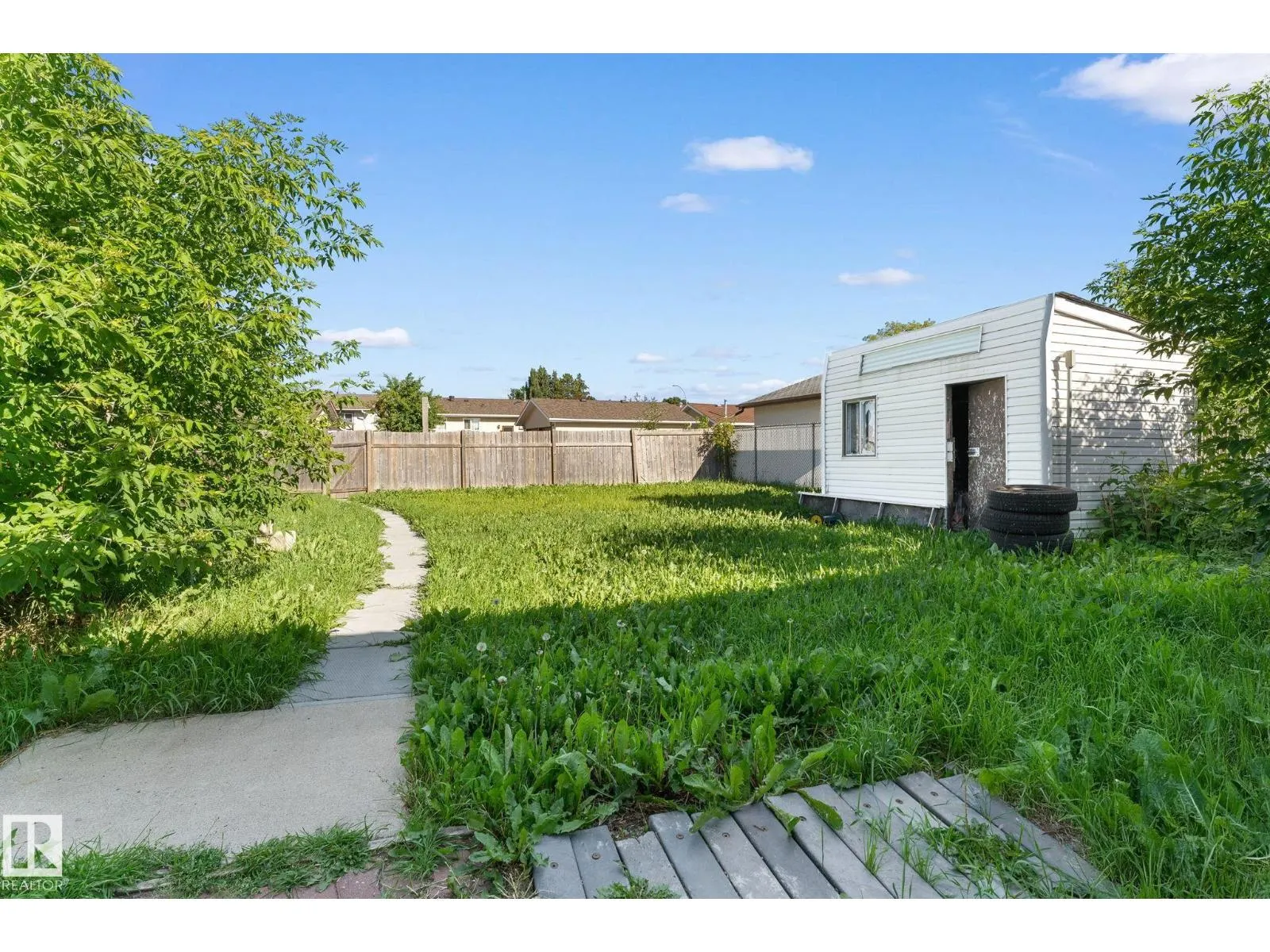 363 KNOTTWOOD RD W NW