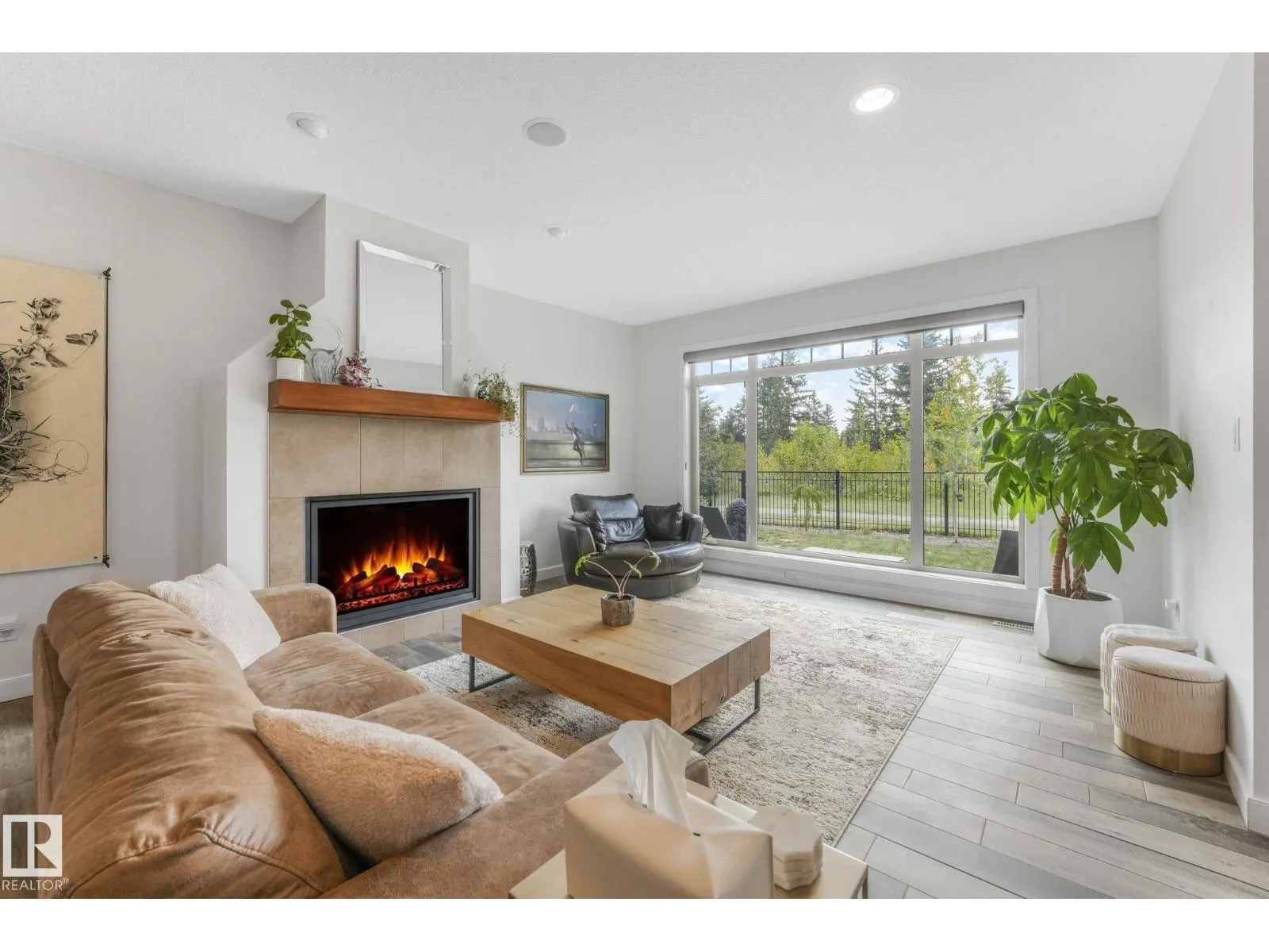 2441 BOWEN WD SW