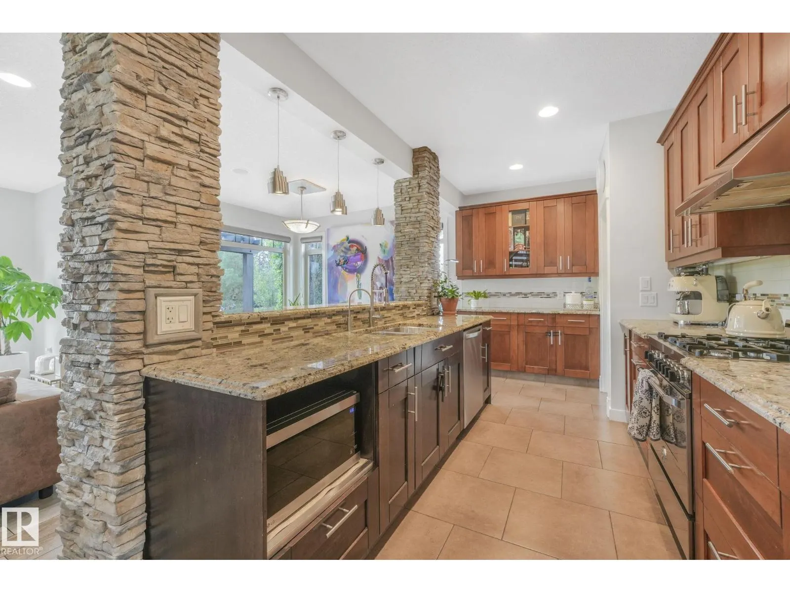 2441 BOWEN WD SW