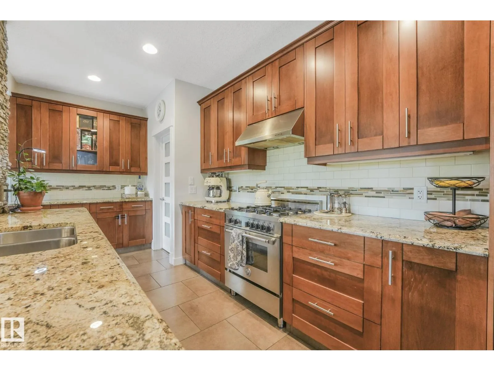 2441 BOWEN WD SW