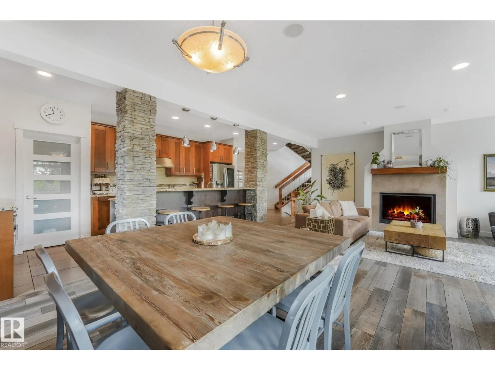 2441 BOWEN WD SW