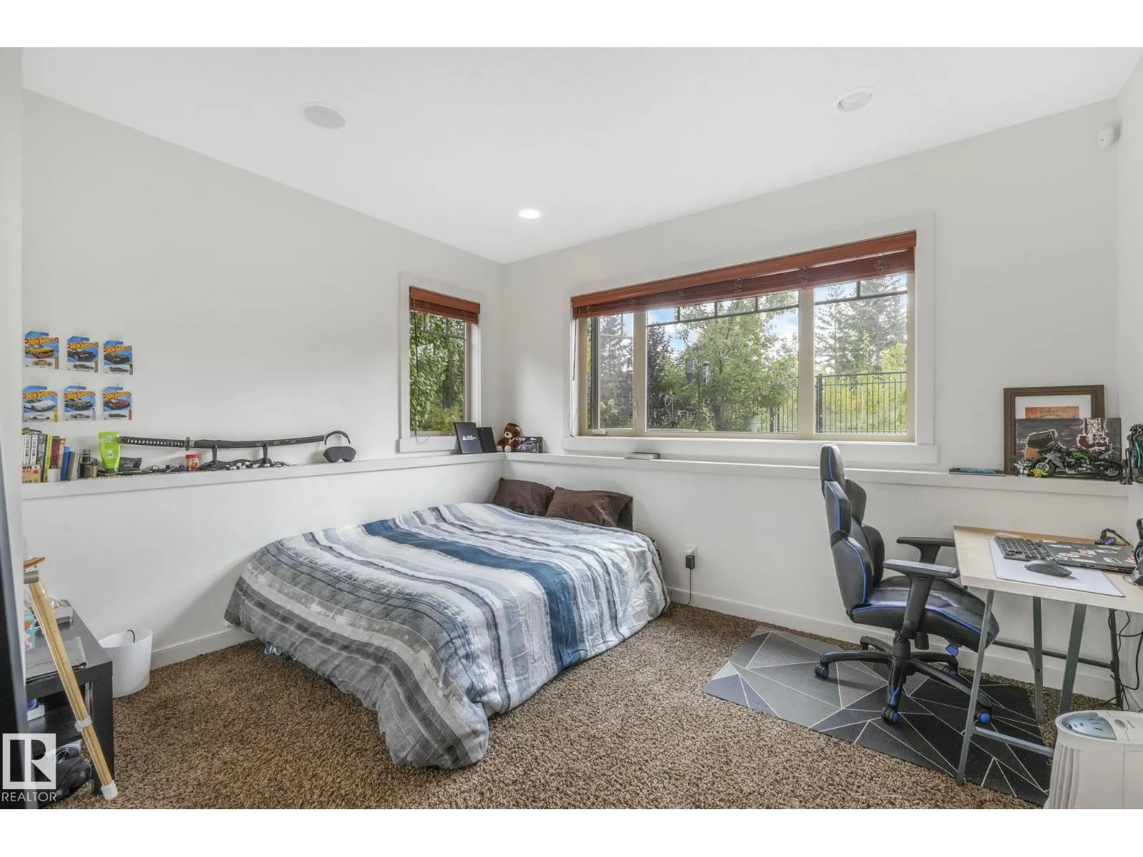 2441 BOWEN WD SW
