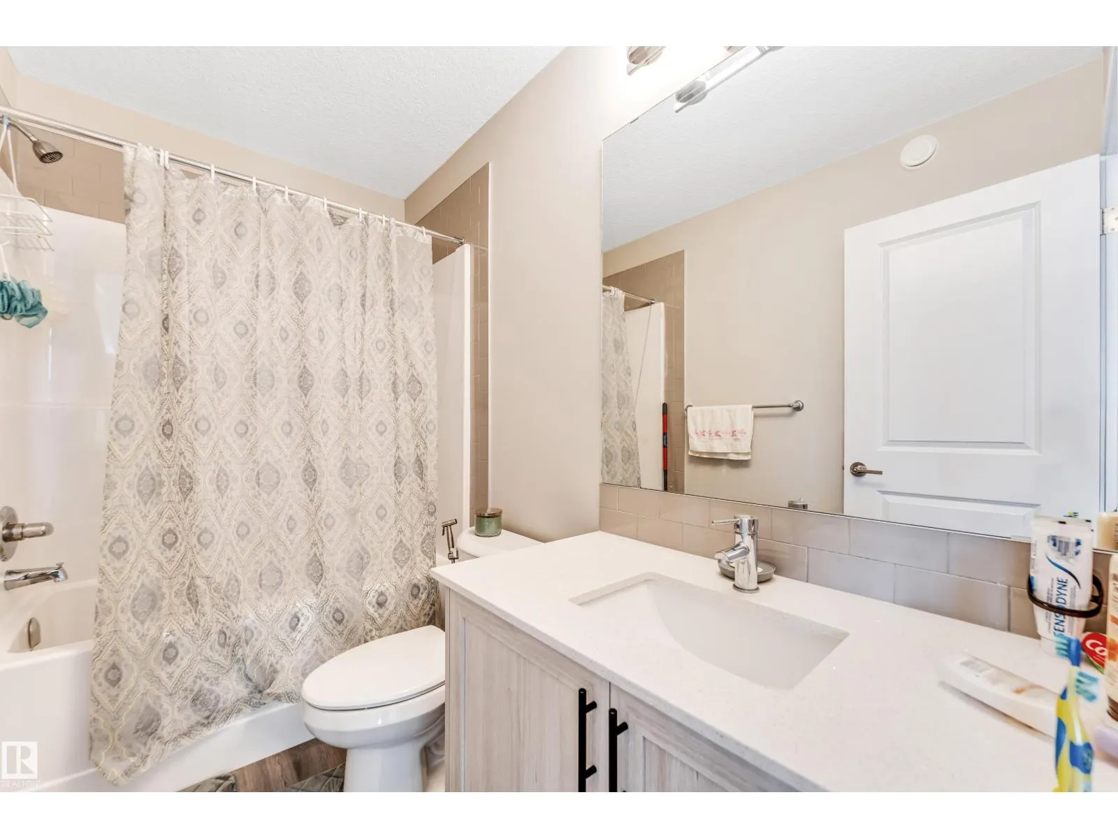 232 ORCHARDS BV SW