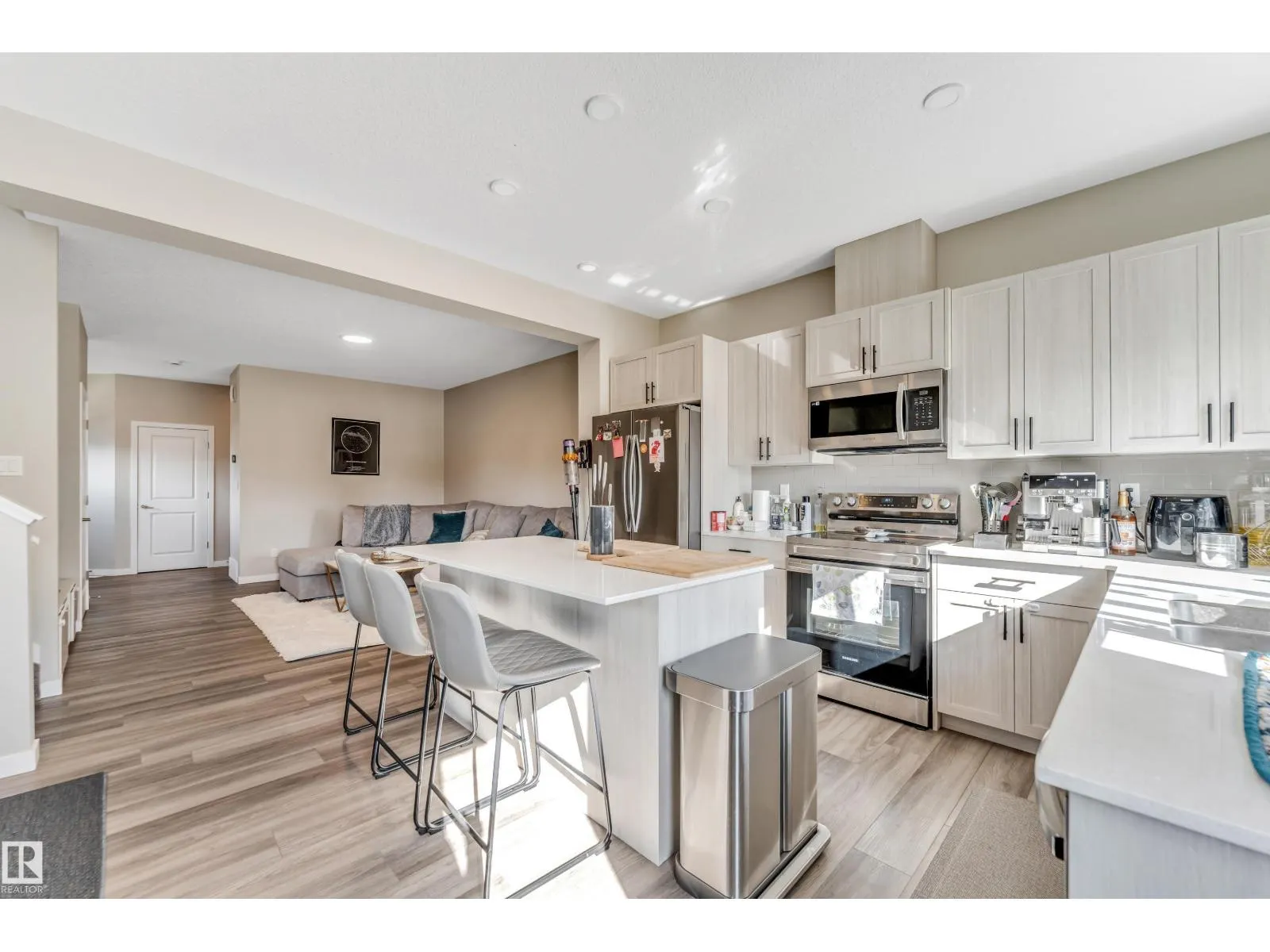 232 ORCHARDS BV SW
