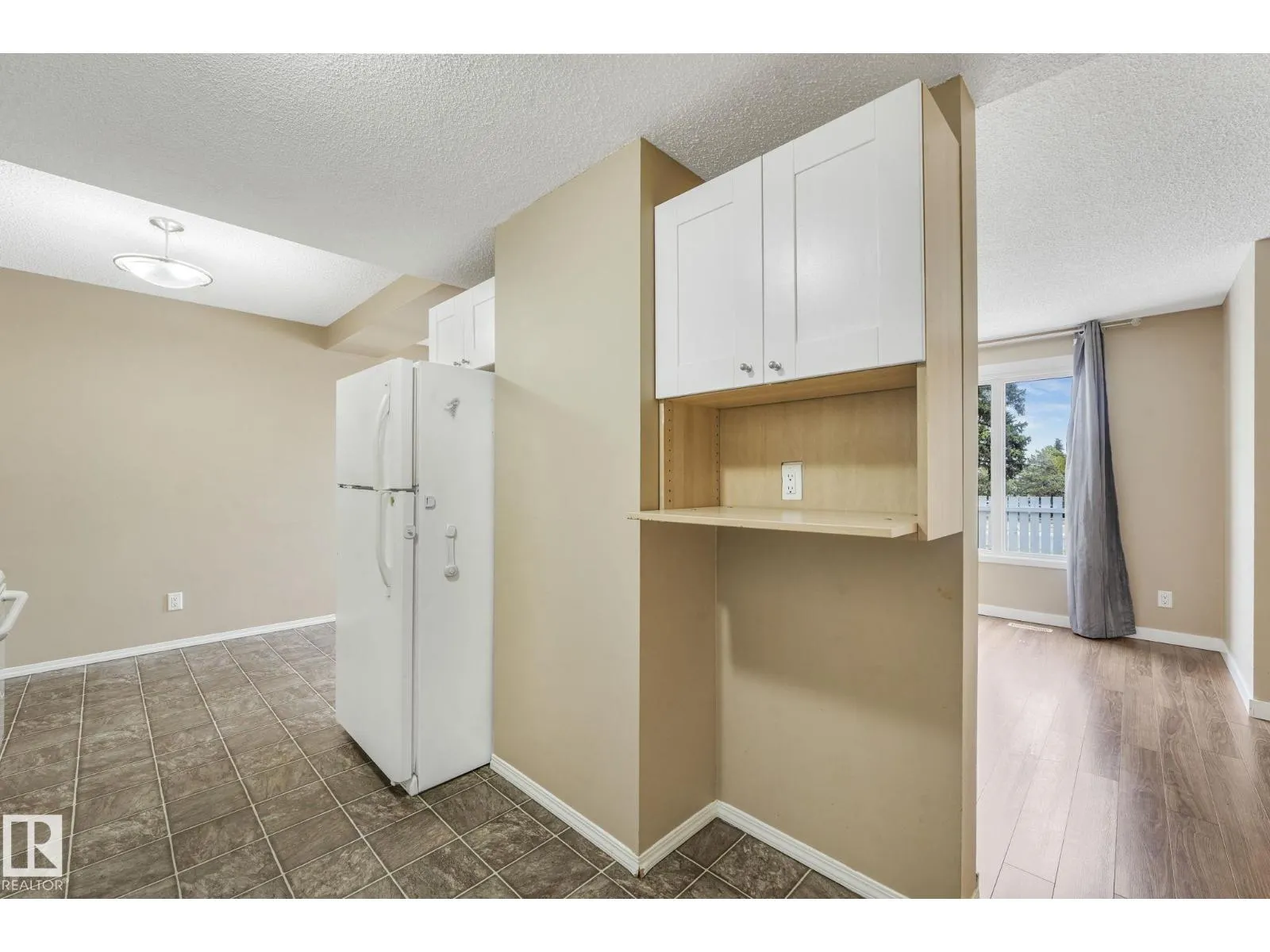 5 AMBERLY CO NW