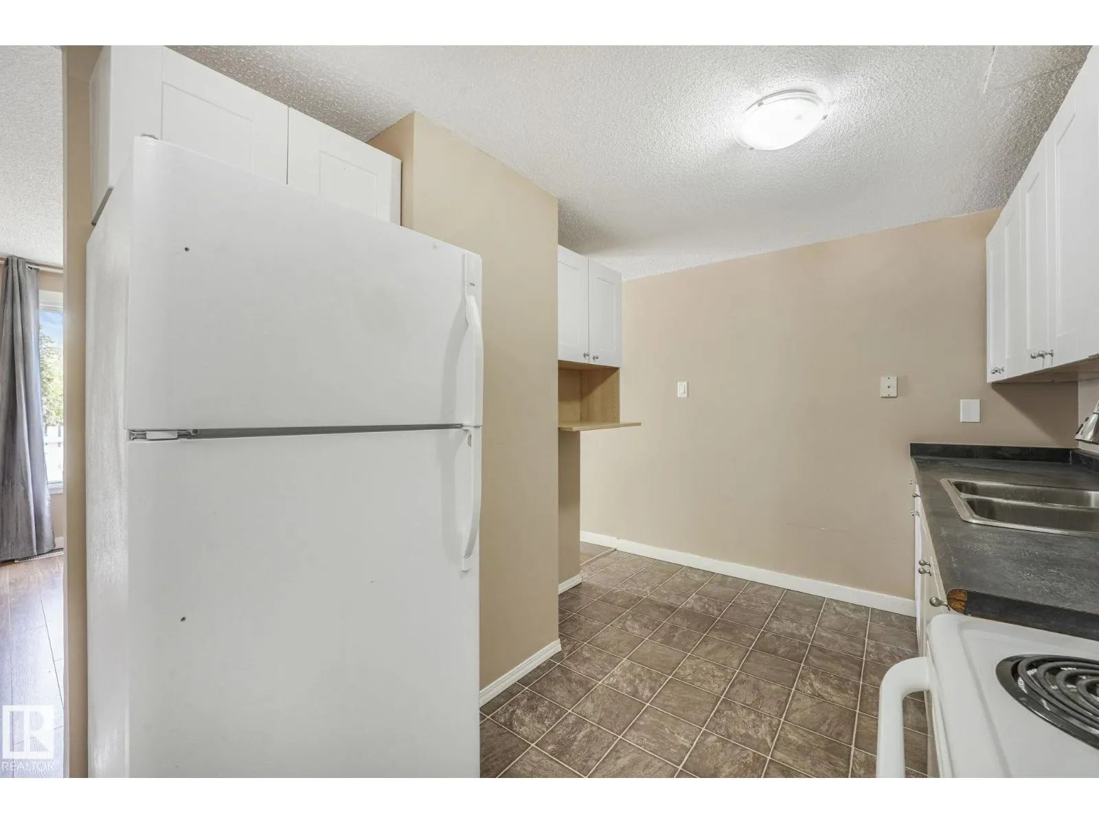 5 AMBERLY CO NW