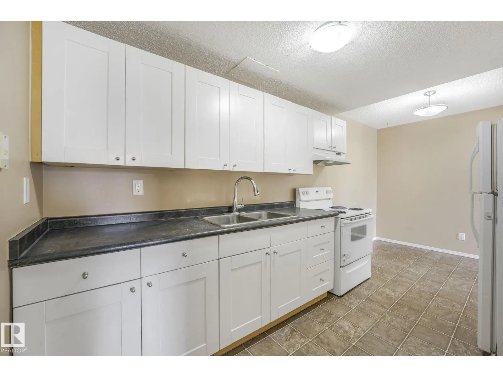 5 AMBERLY CO NW