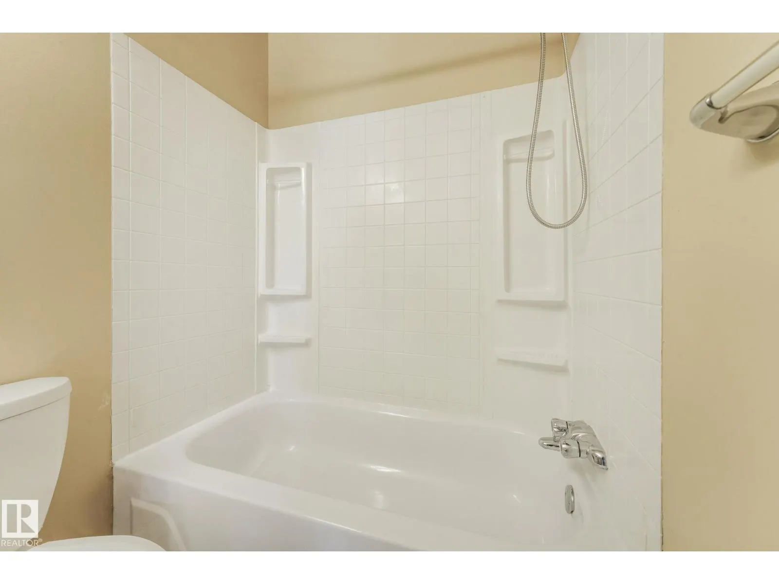 5 AMBERLY CO NW
