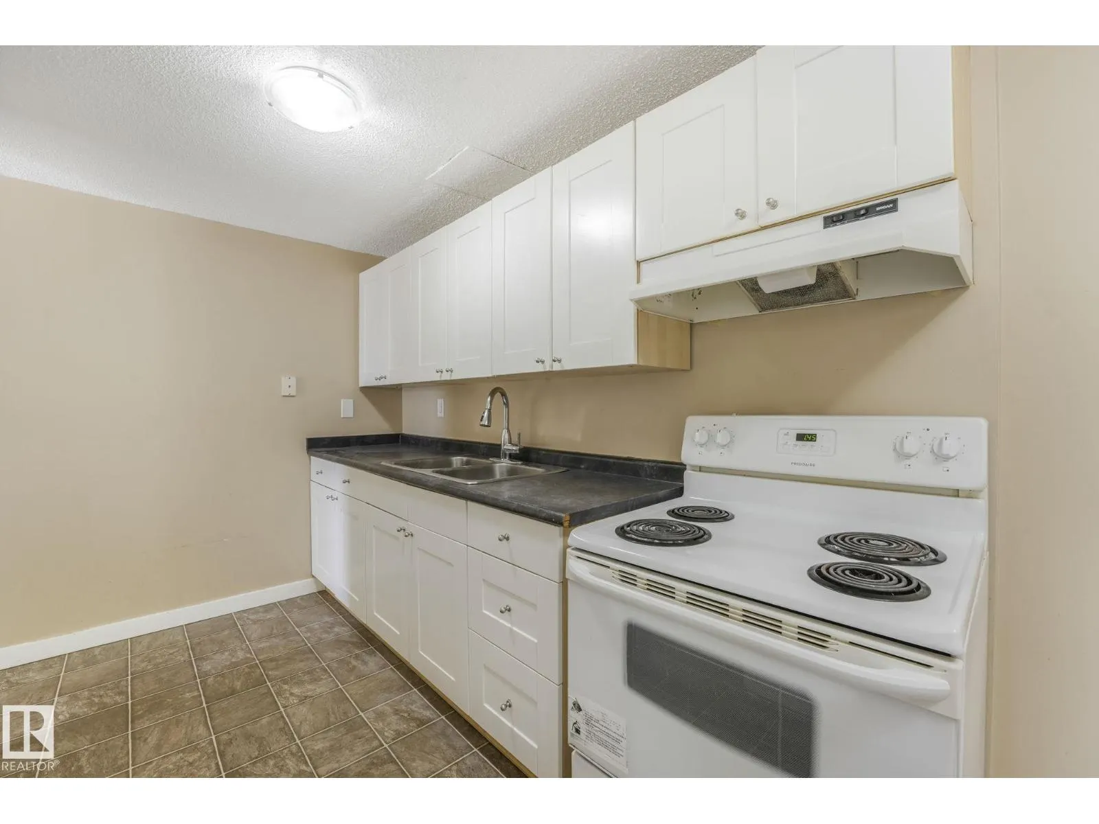 5 AMBERLY CO NW