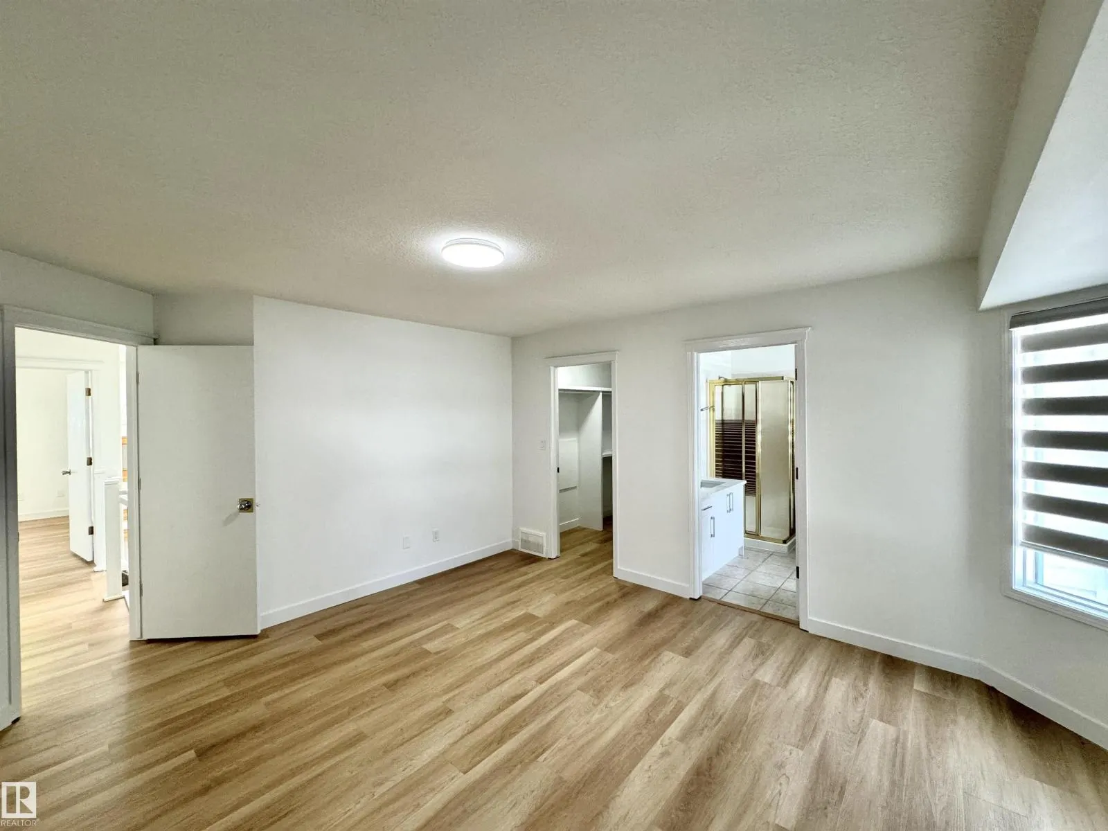2908 44A AV NW