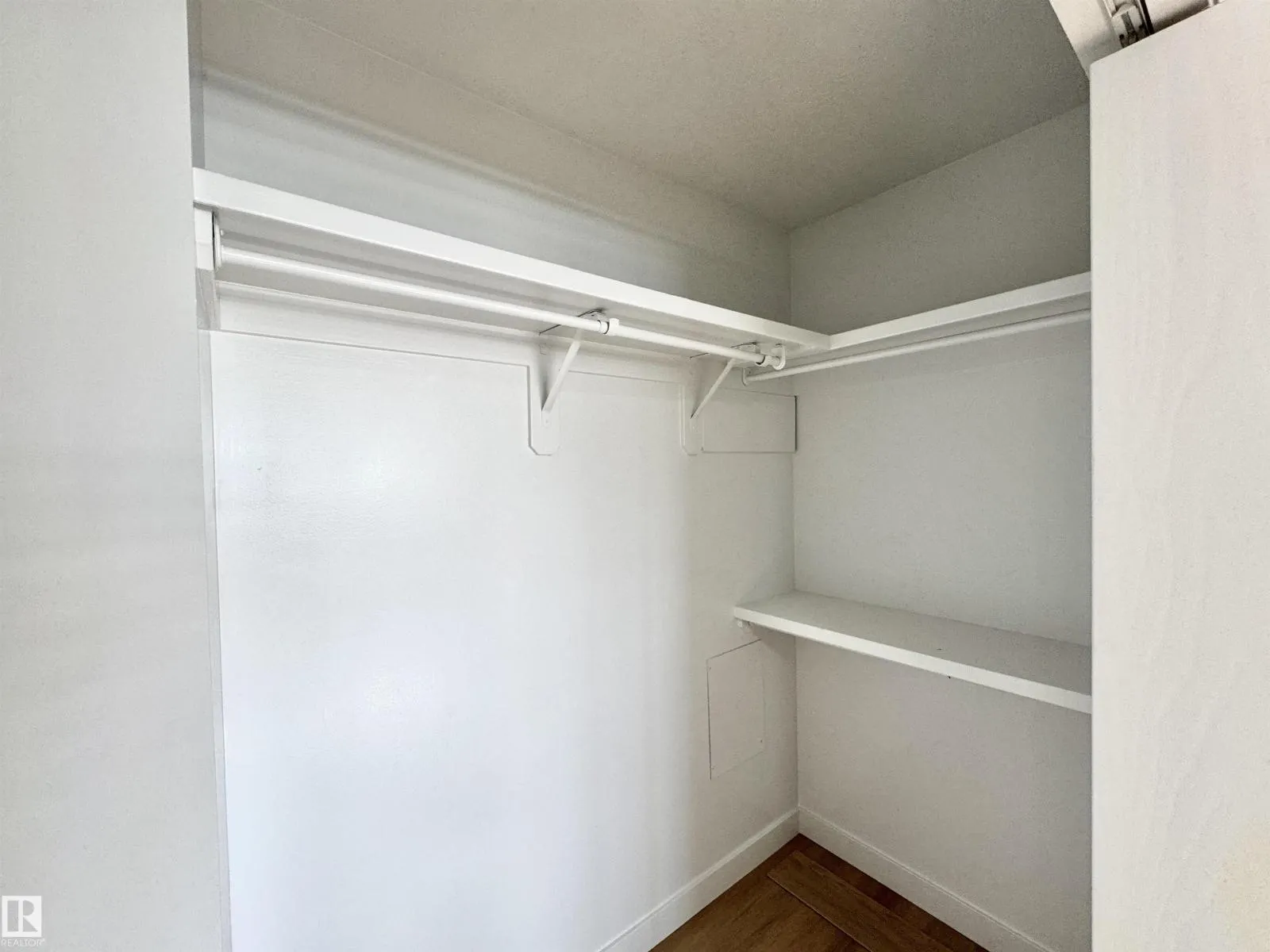 2908 44A AV NW