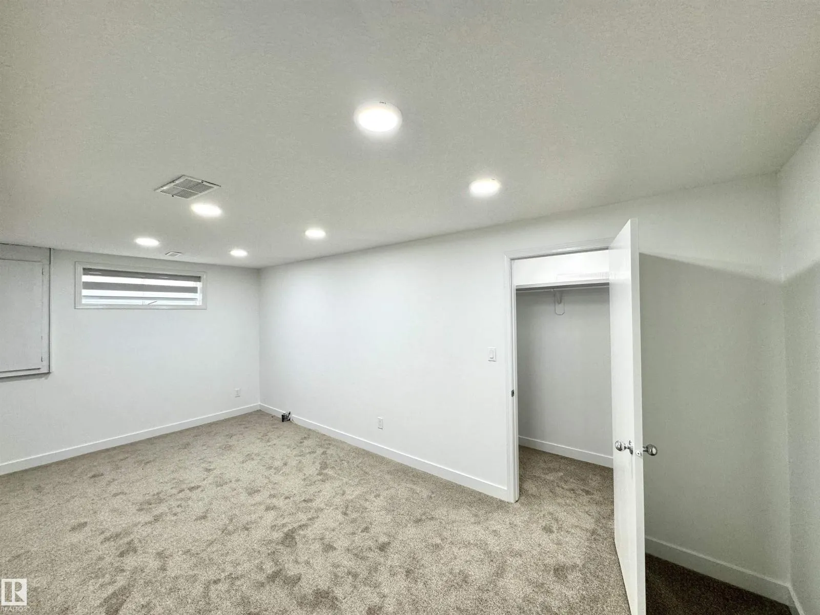 2908 44A AV NW