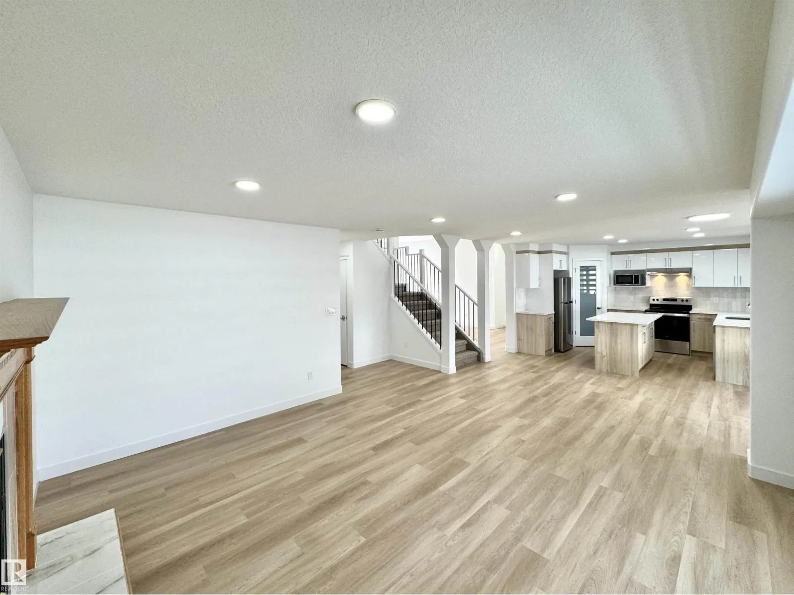 2908 44A AV NW