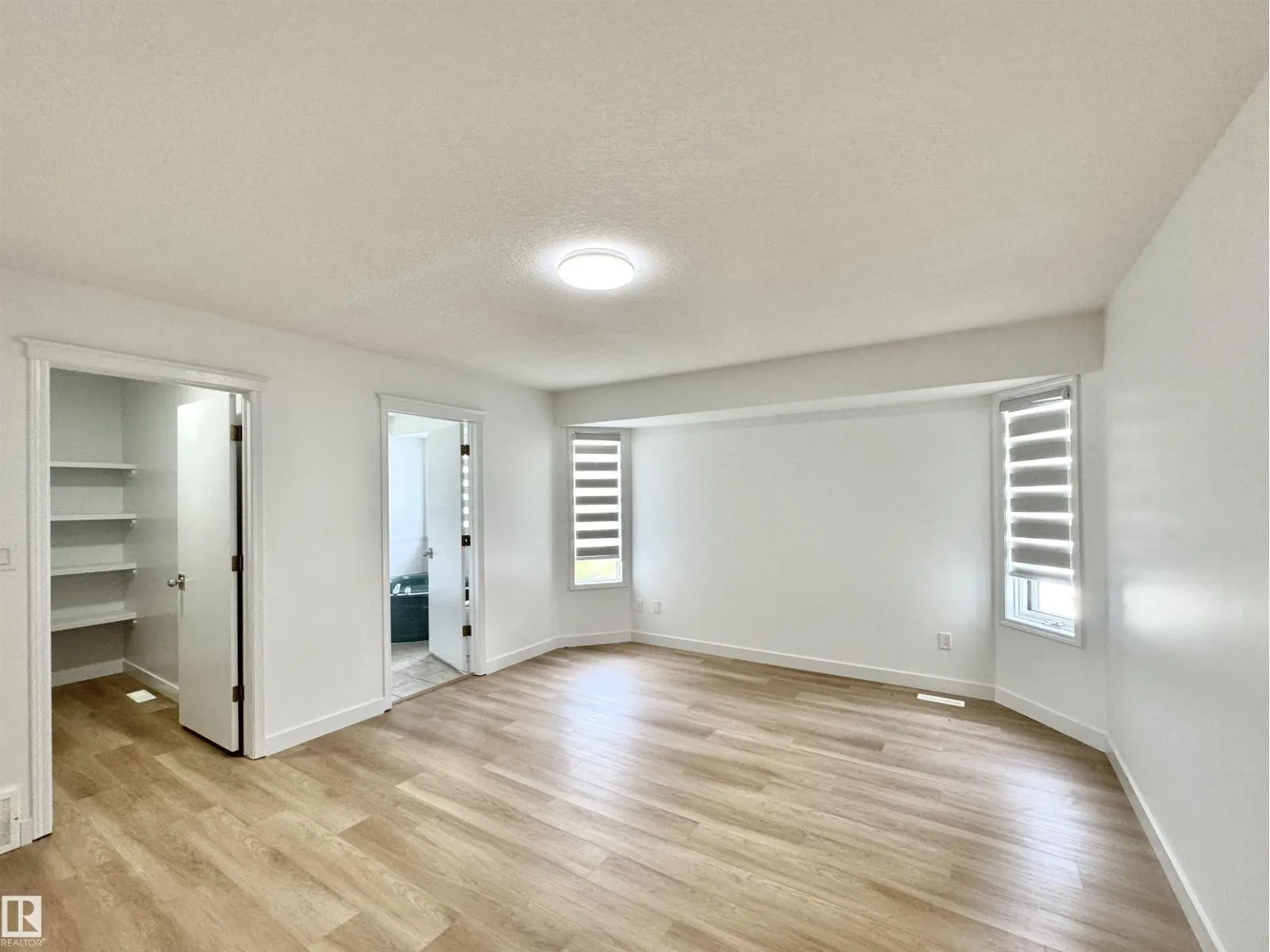 2908 44A AV NW