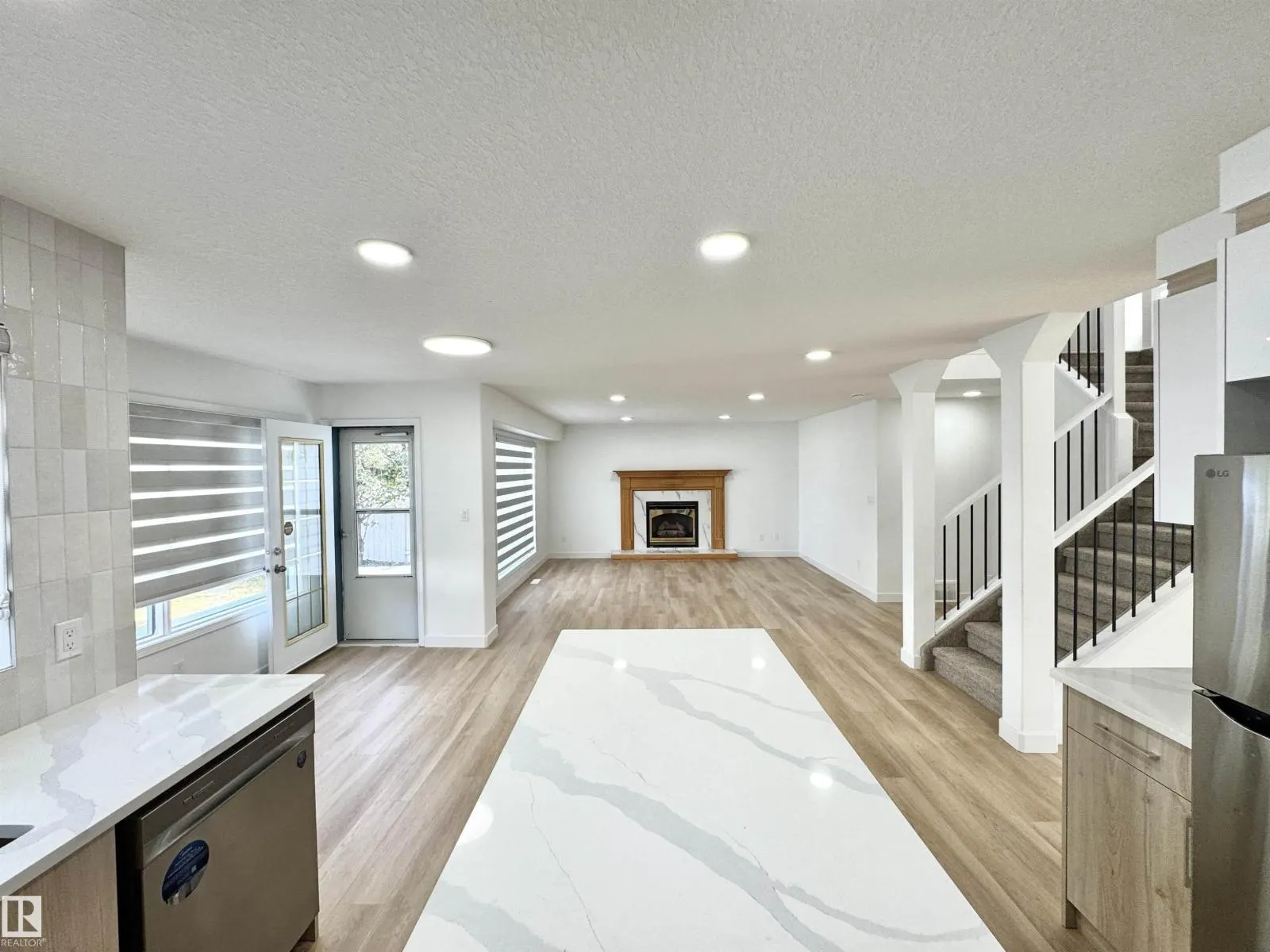 2908 44A AV NW