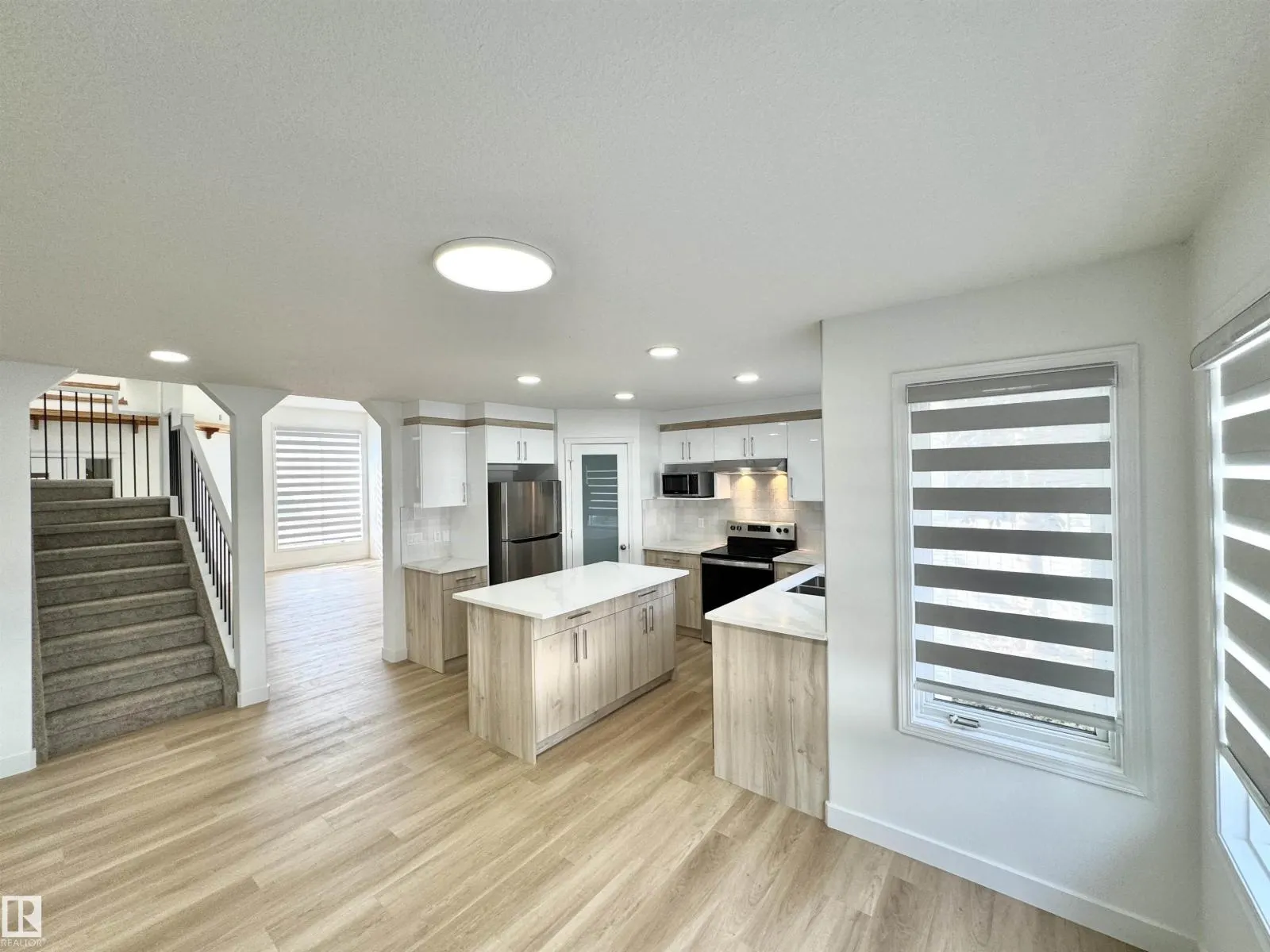 2908 44A AV NW