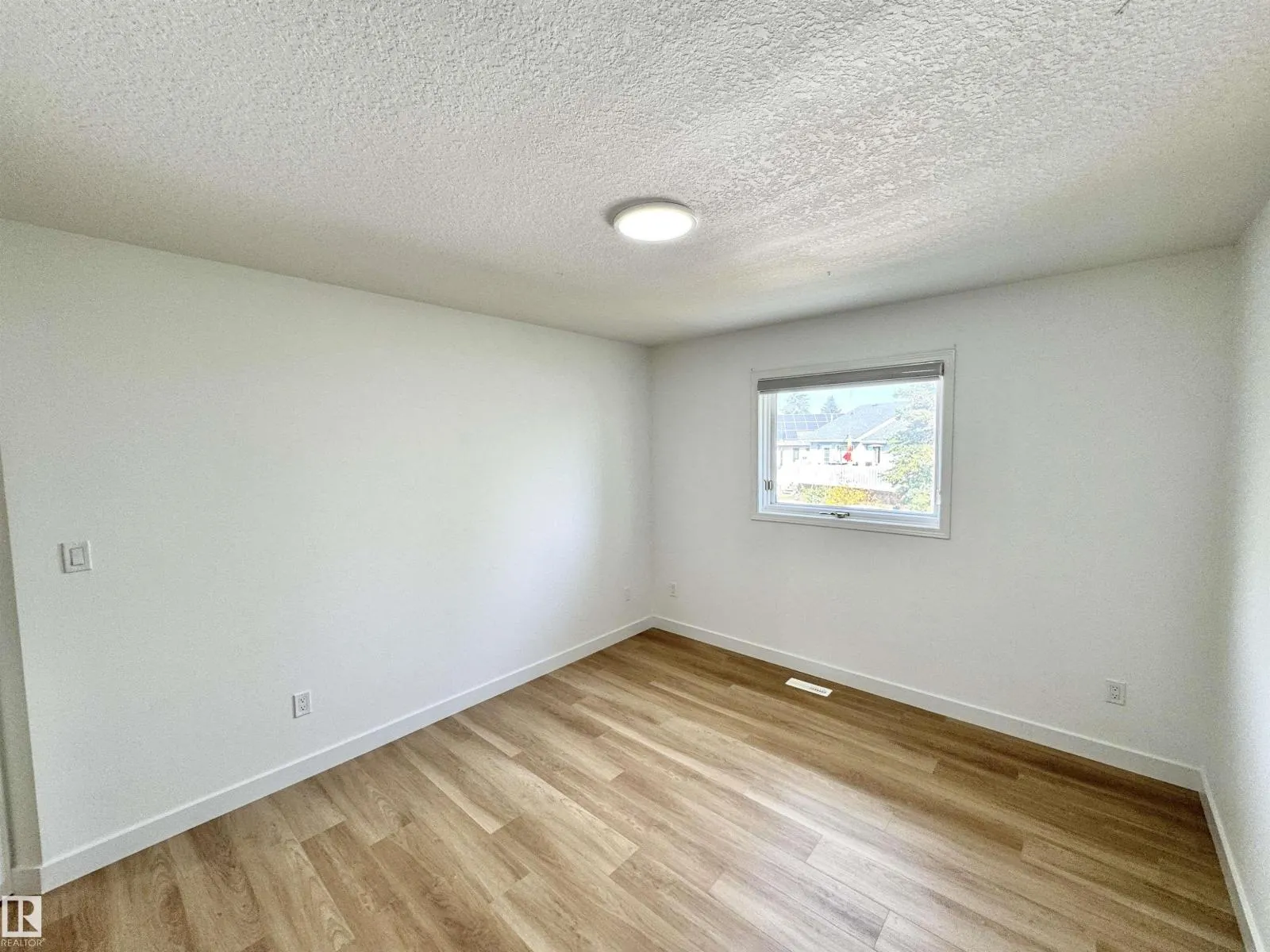2908 44A AV NW