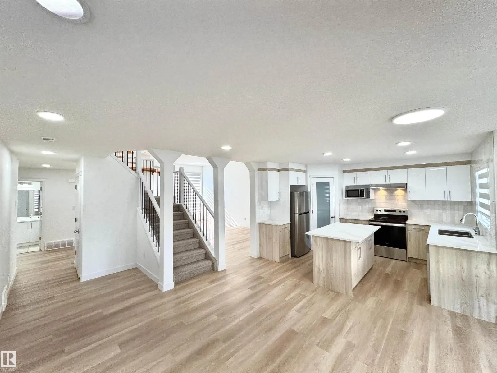 2908 44A AV NW