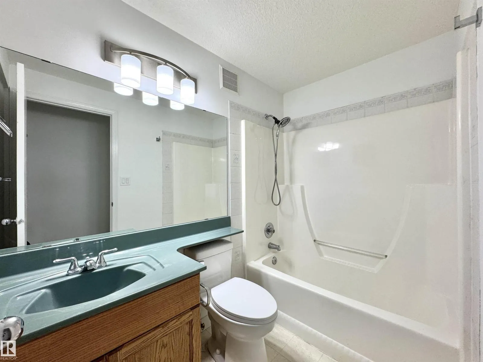2908 44A AV NW