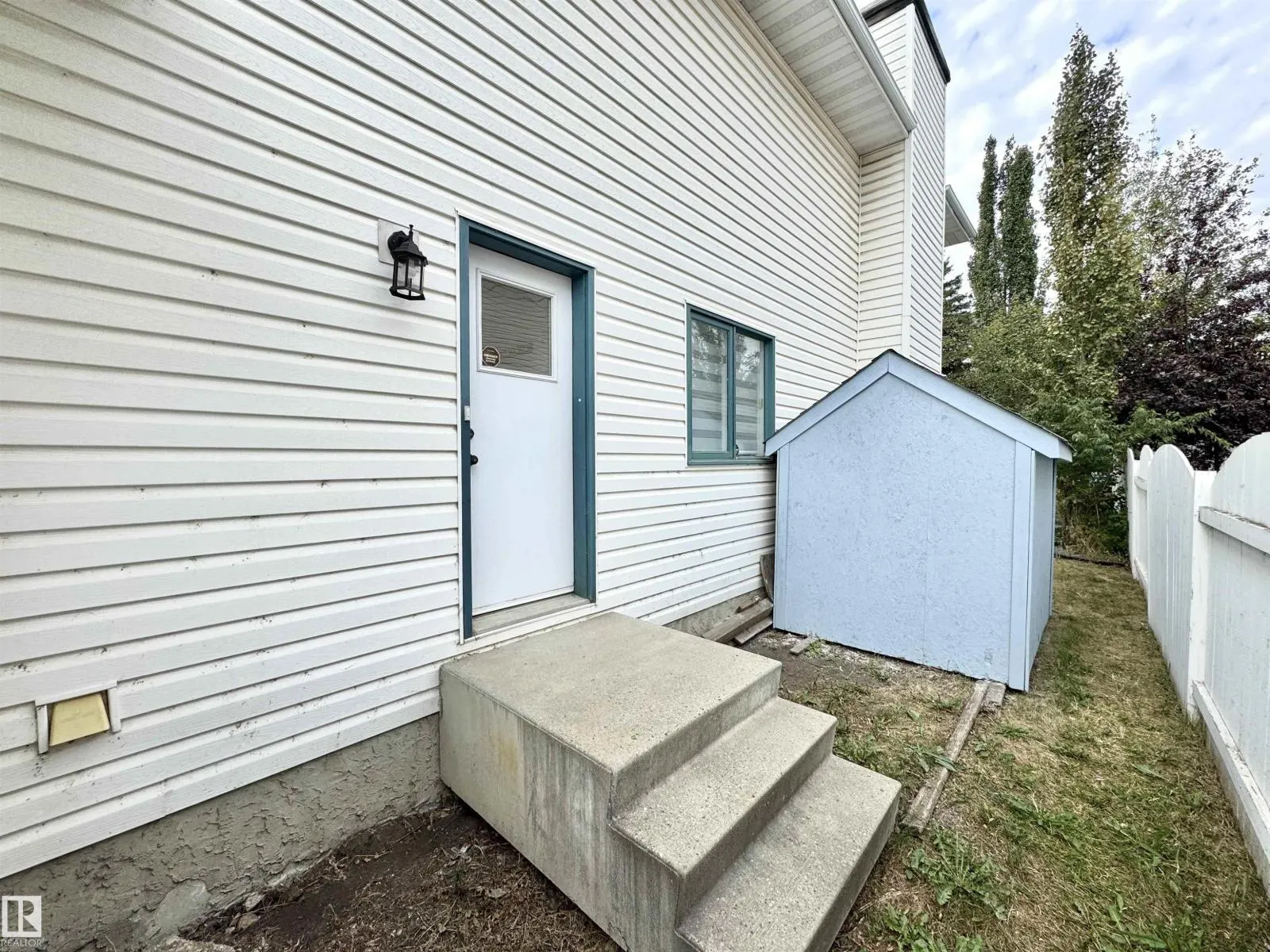 2908 44A AV NW